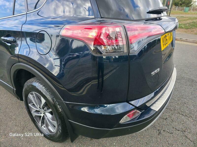 Toyota Rav4 view 13