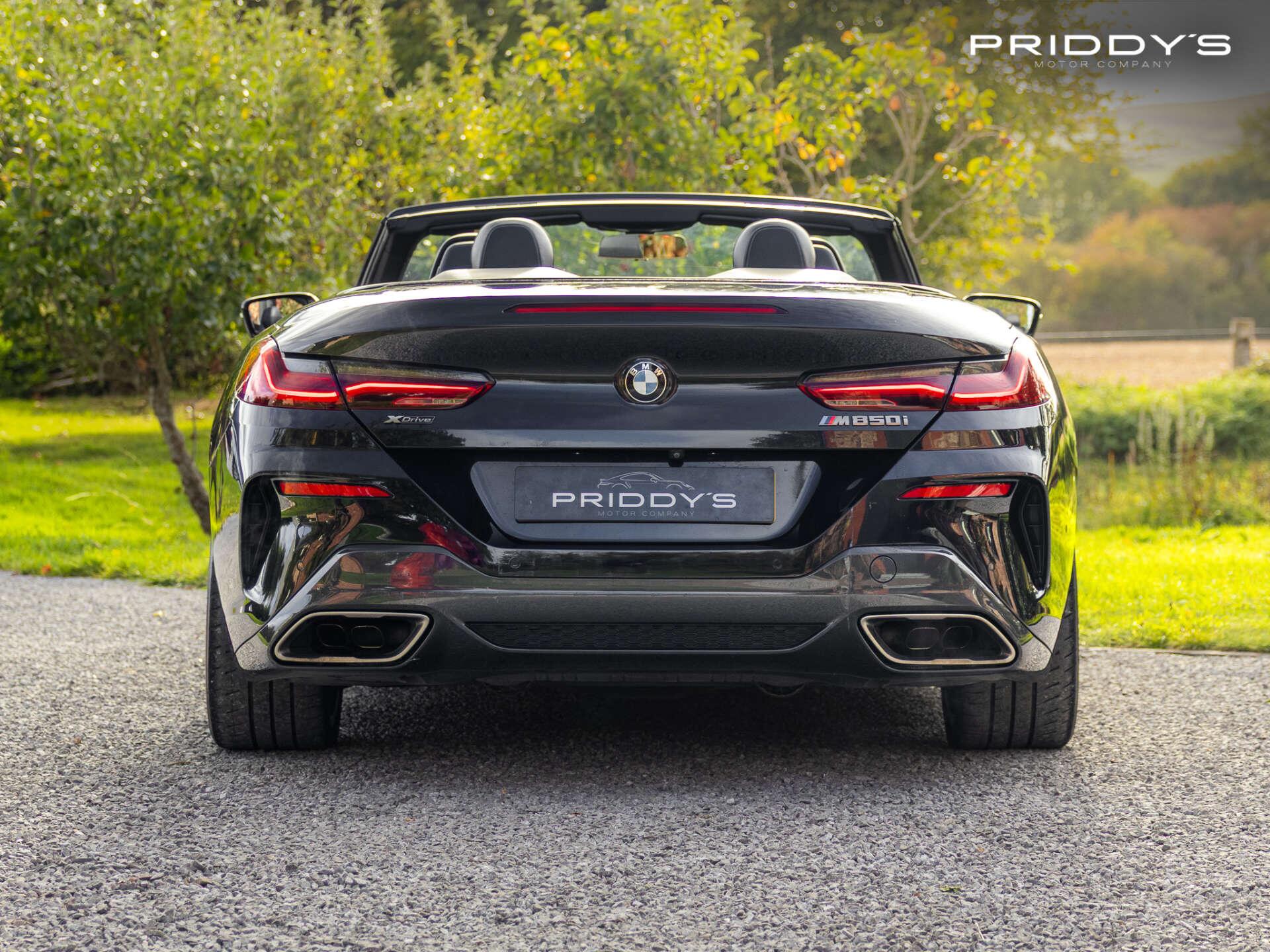 BMW 8 Series view 4