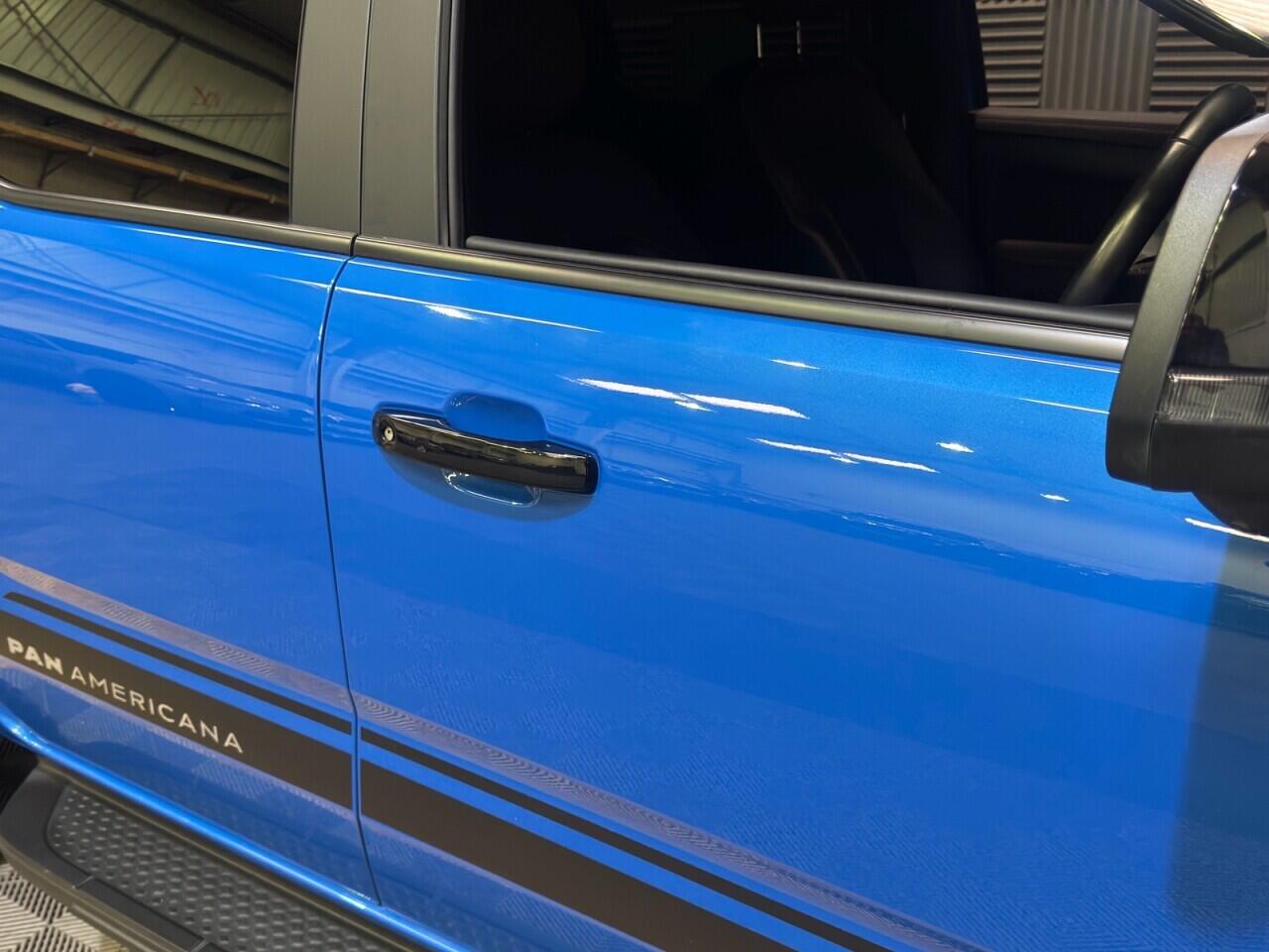 Volkswagen Amarok view 7