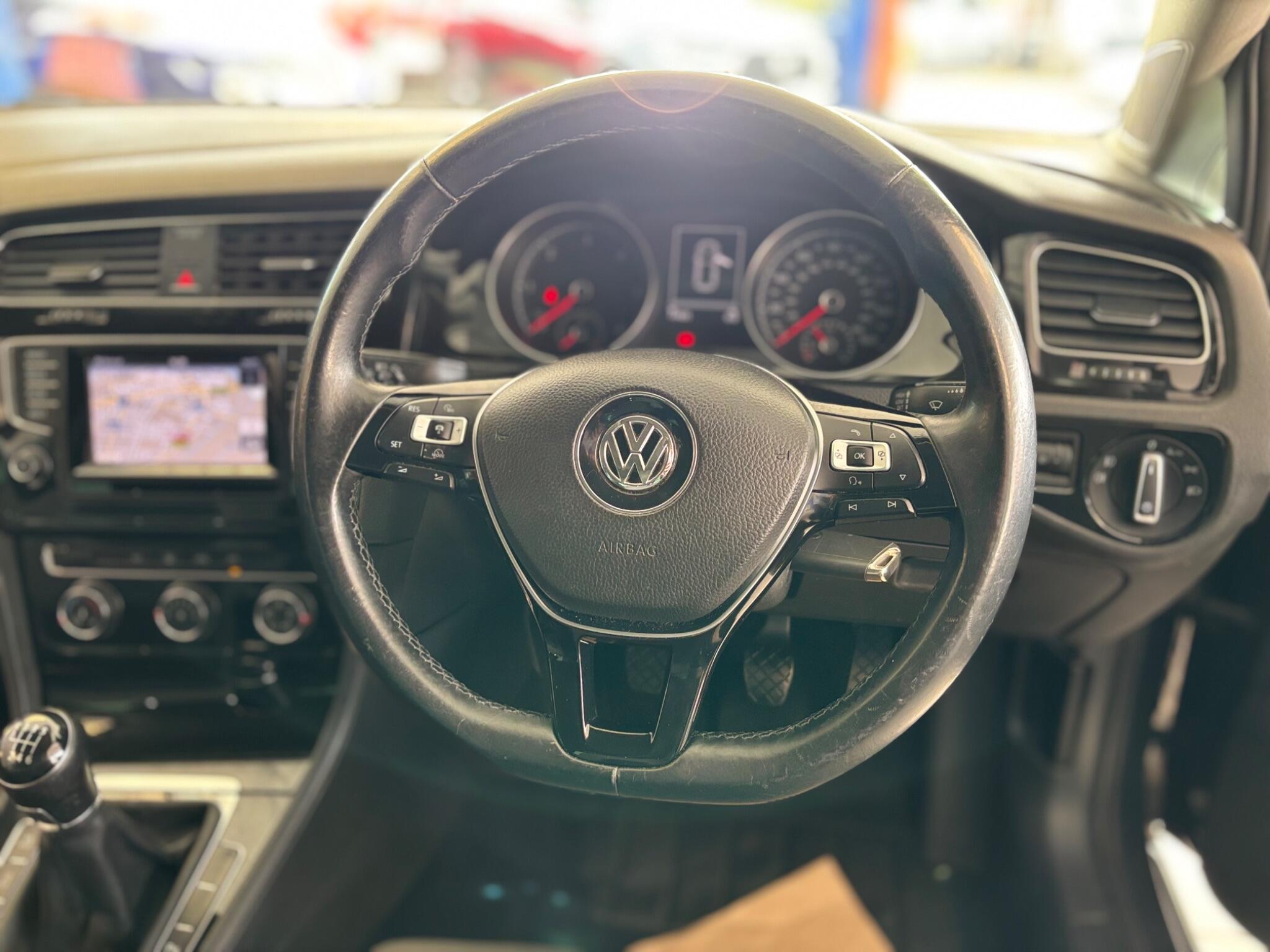 Volkswagen Golf view 26