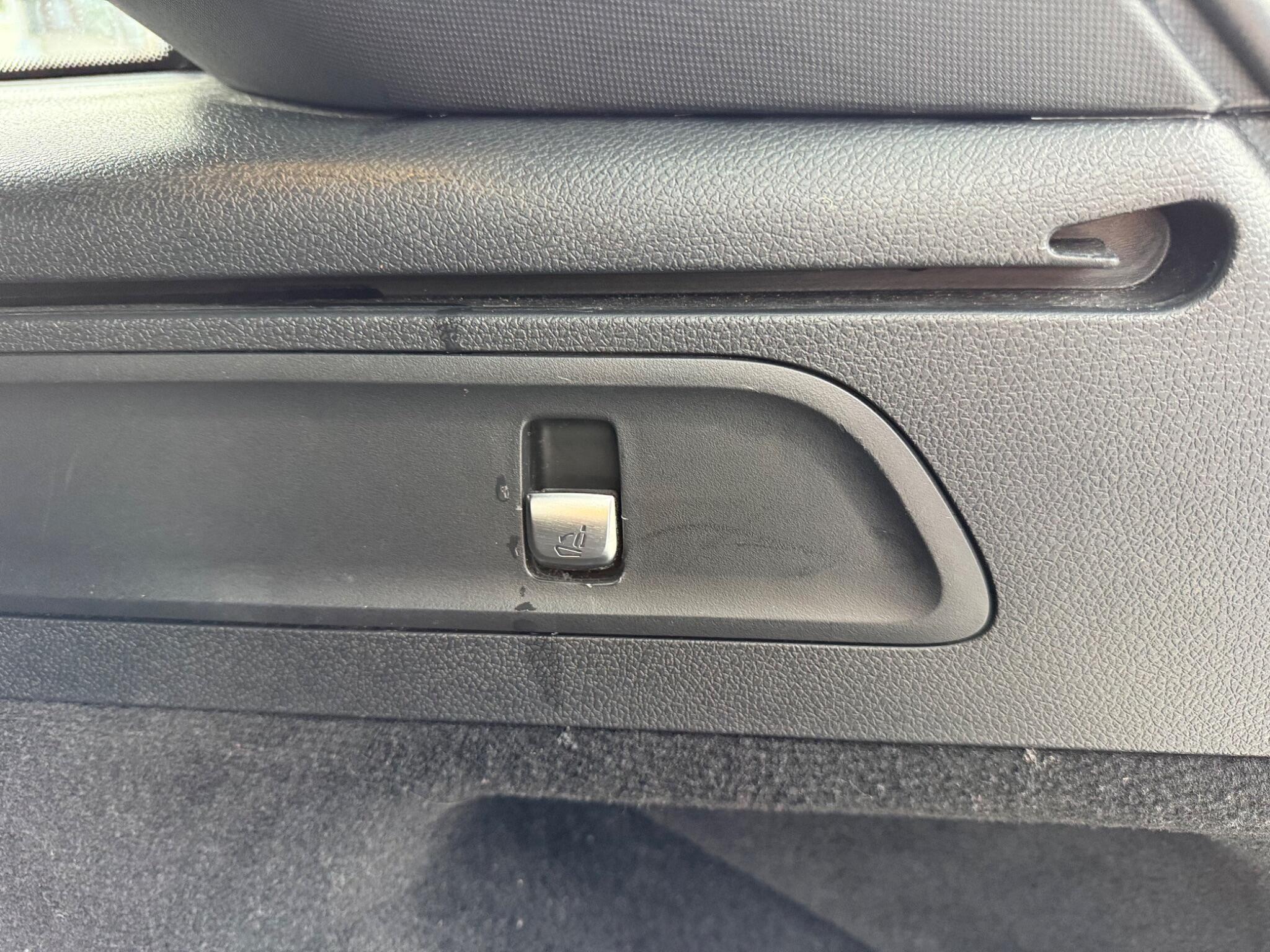 Mercedes-Benz GLC view 15