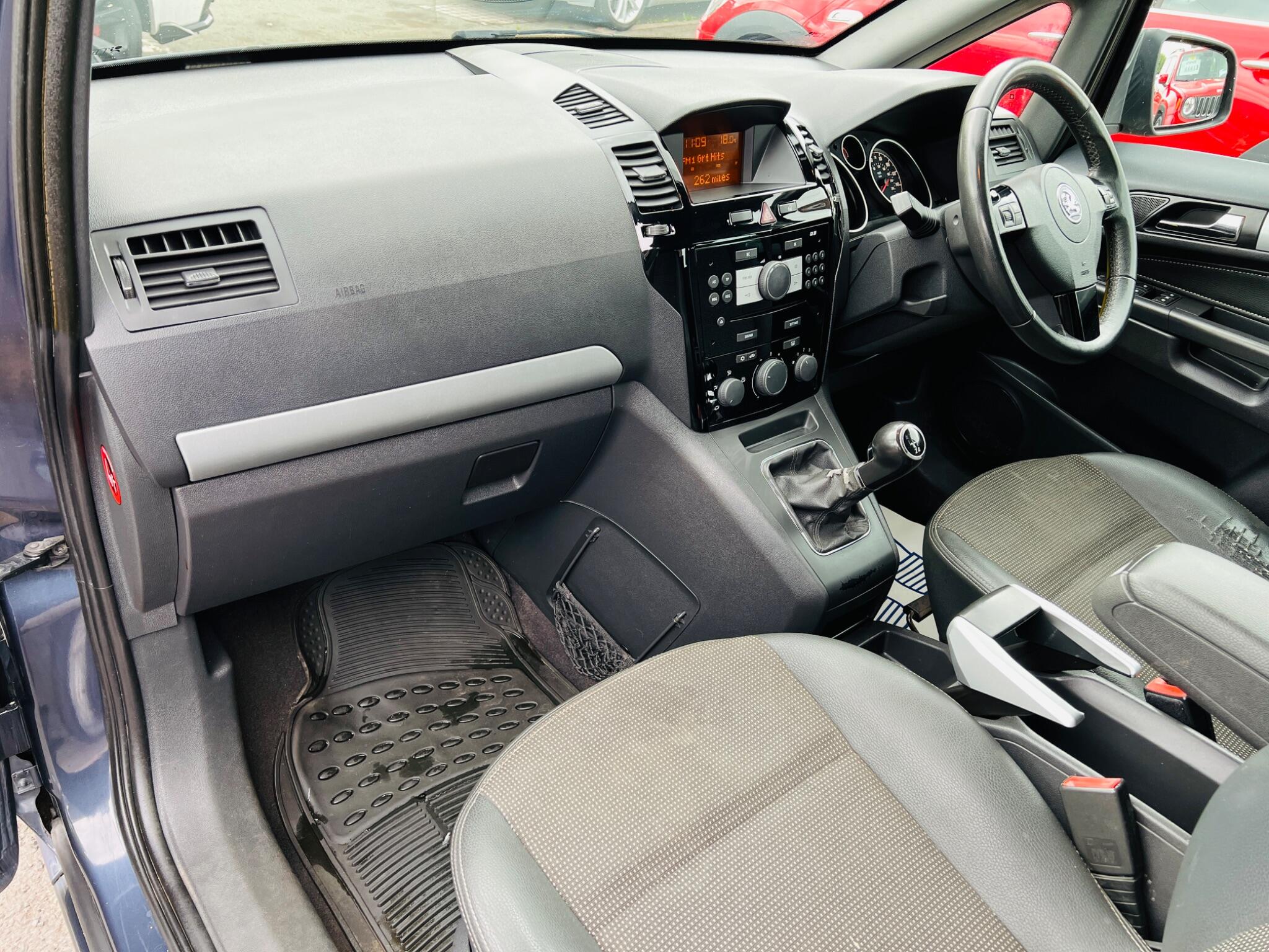2010 Vauxhall Zafira image 13