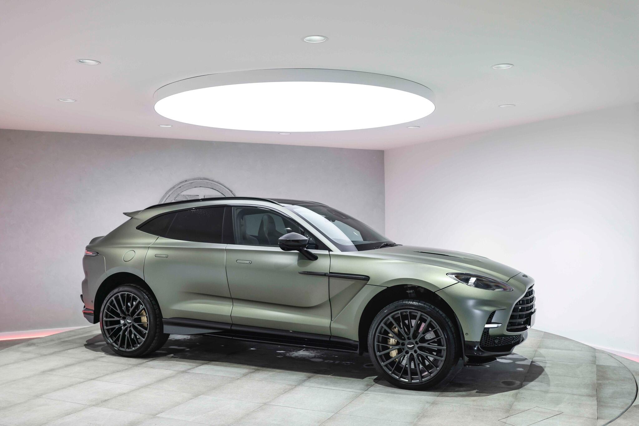 Aston Martin DBX view 17
