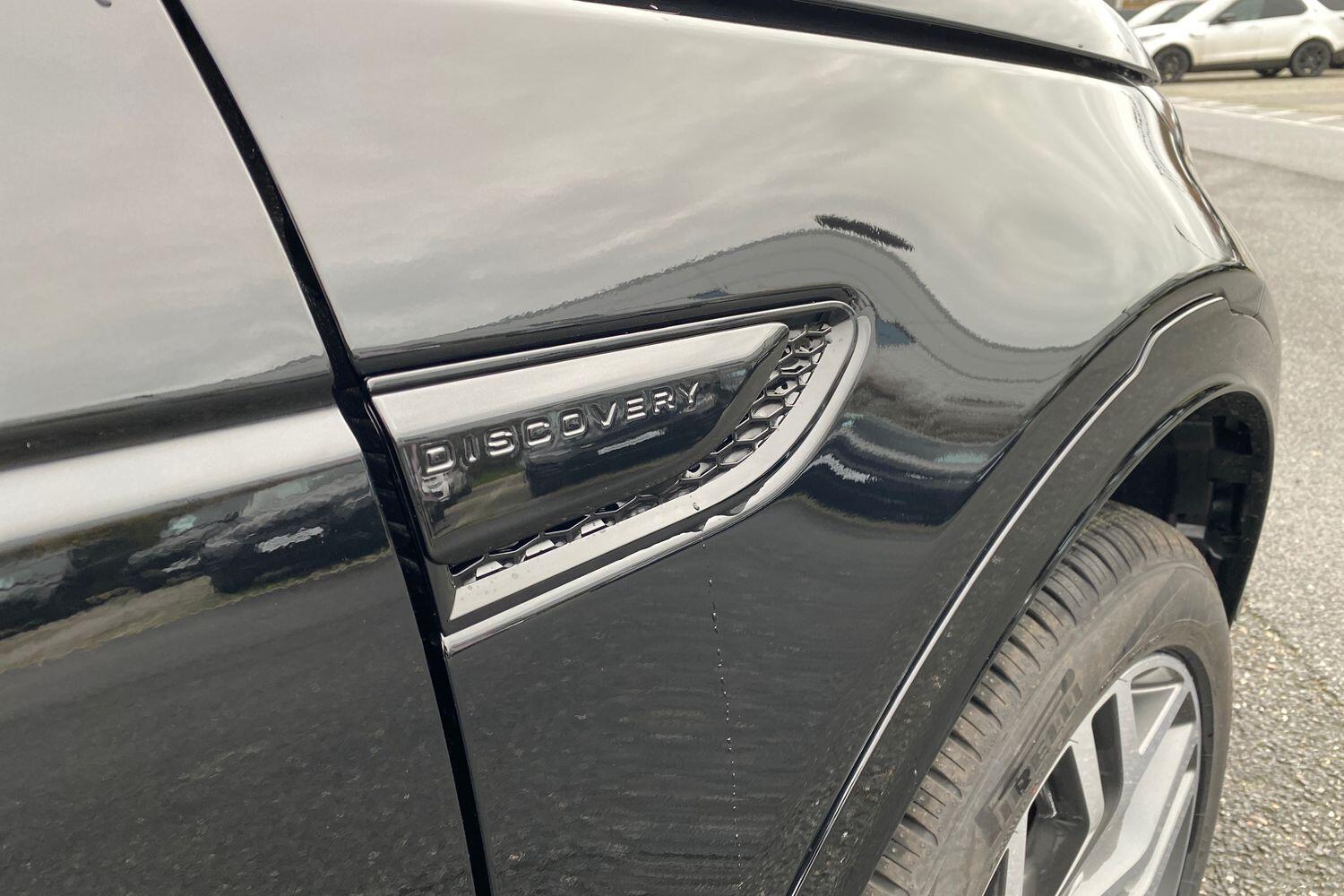 Land Rover Discovery Sport view 35