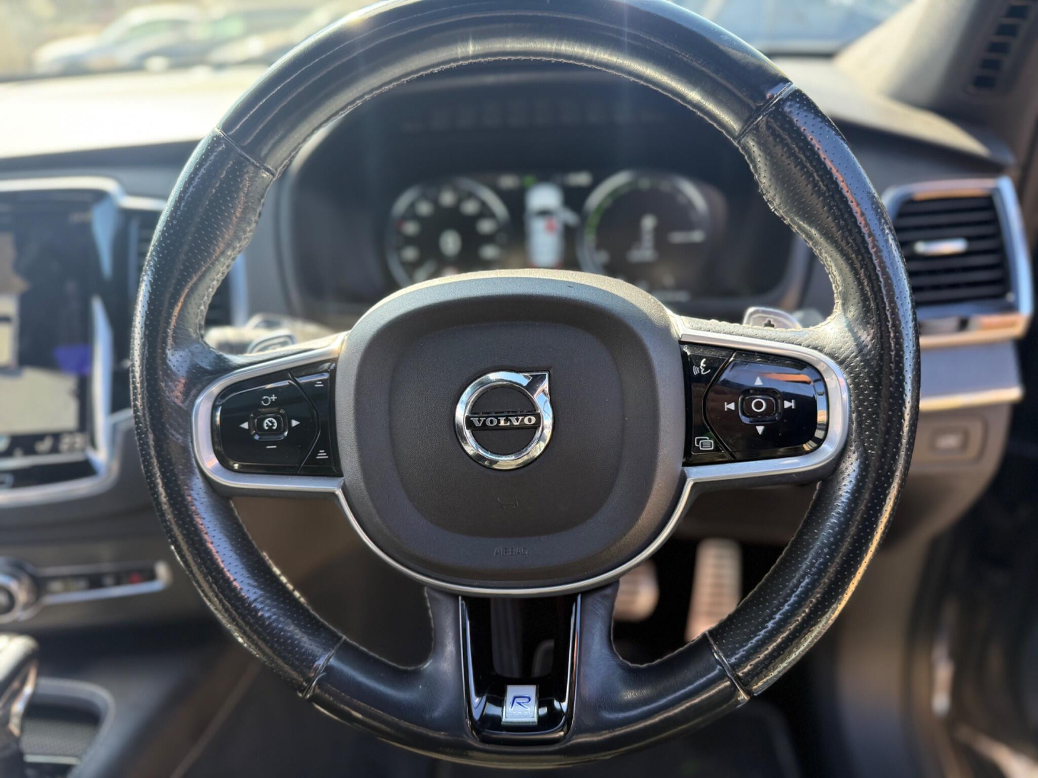 Volvo XC90 view 37
