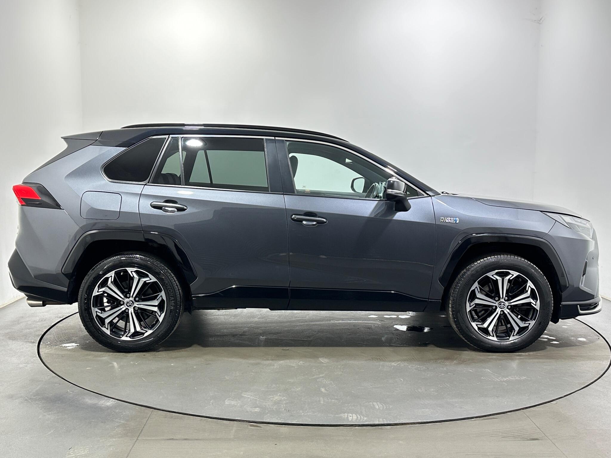 Toyota Rav4 view 9