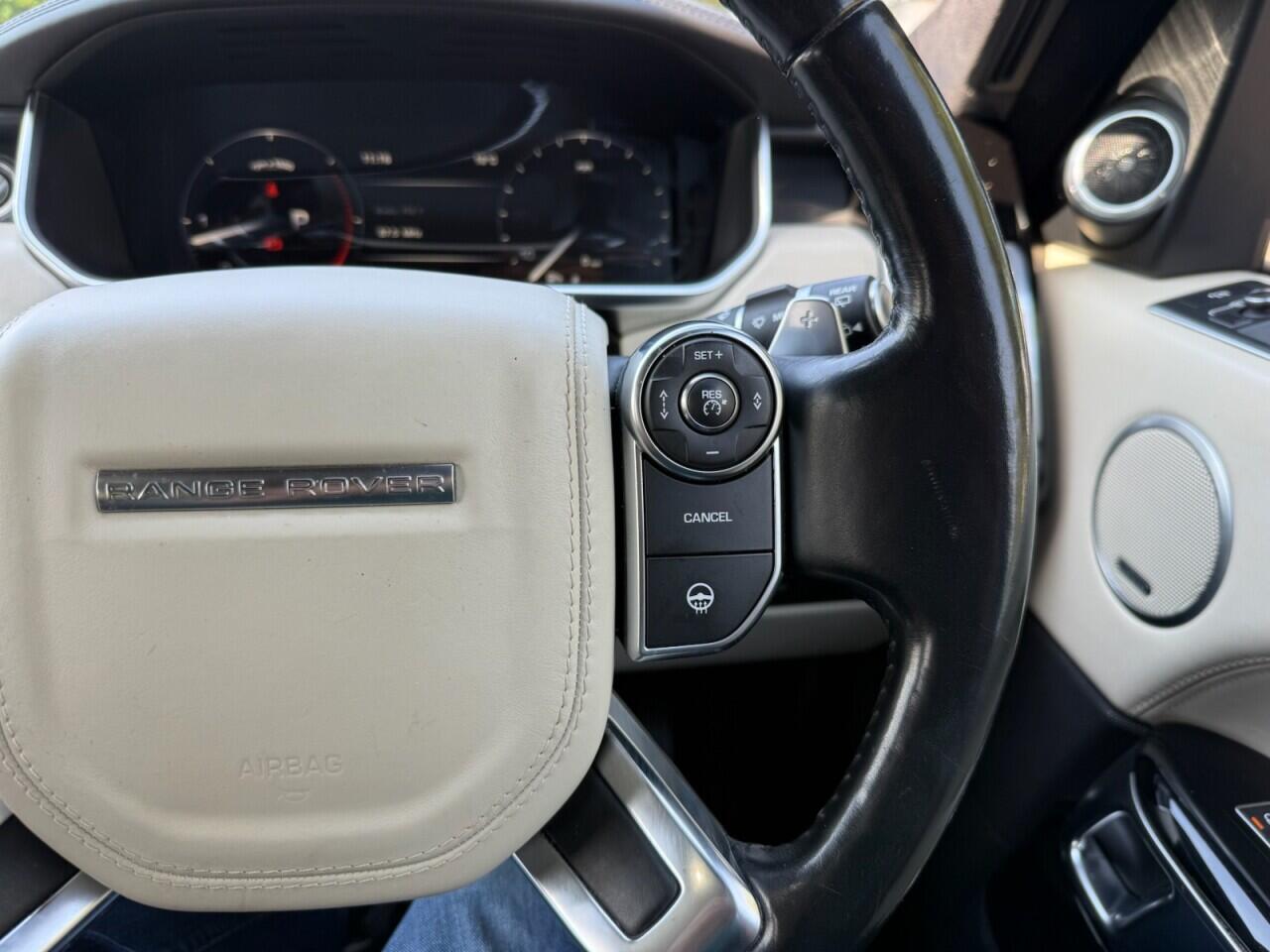 Land Rover Range Rover view 22