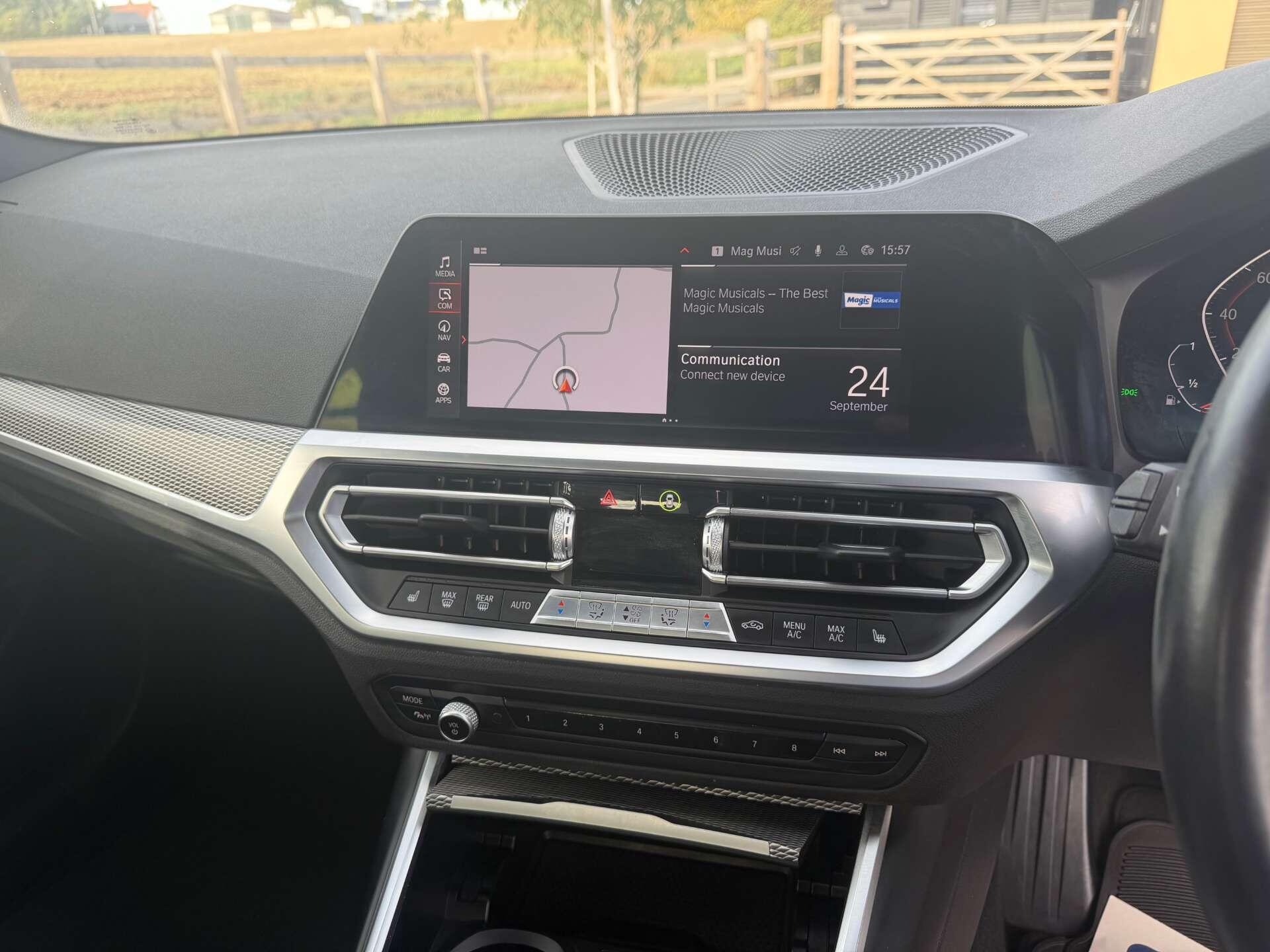 BMW 3 Series view 19