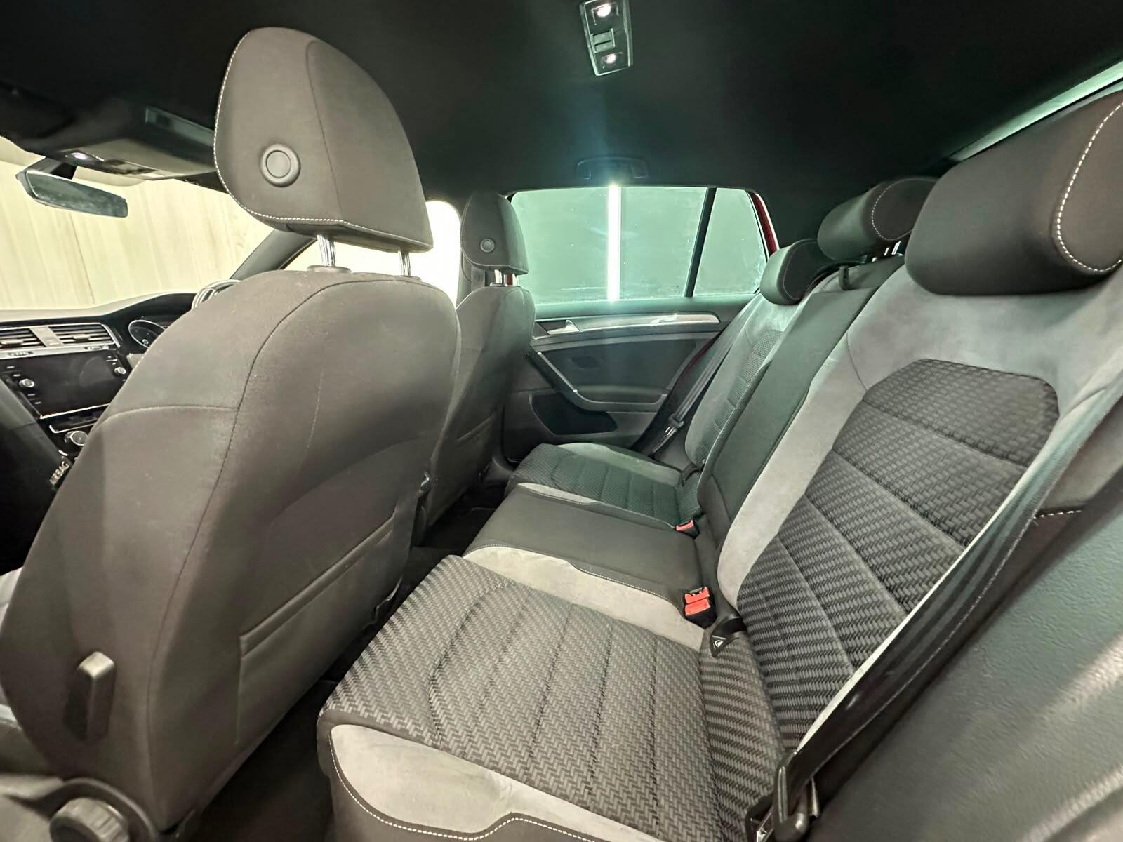 Volkswagen Golf view 32