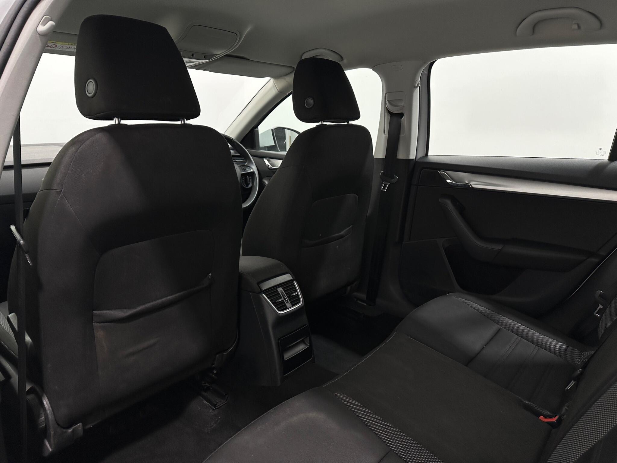 Skoda Octavia view 38