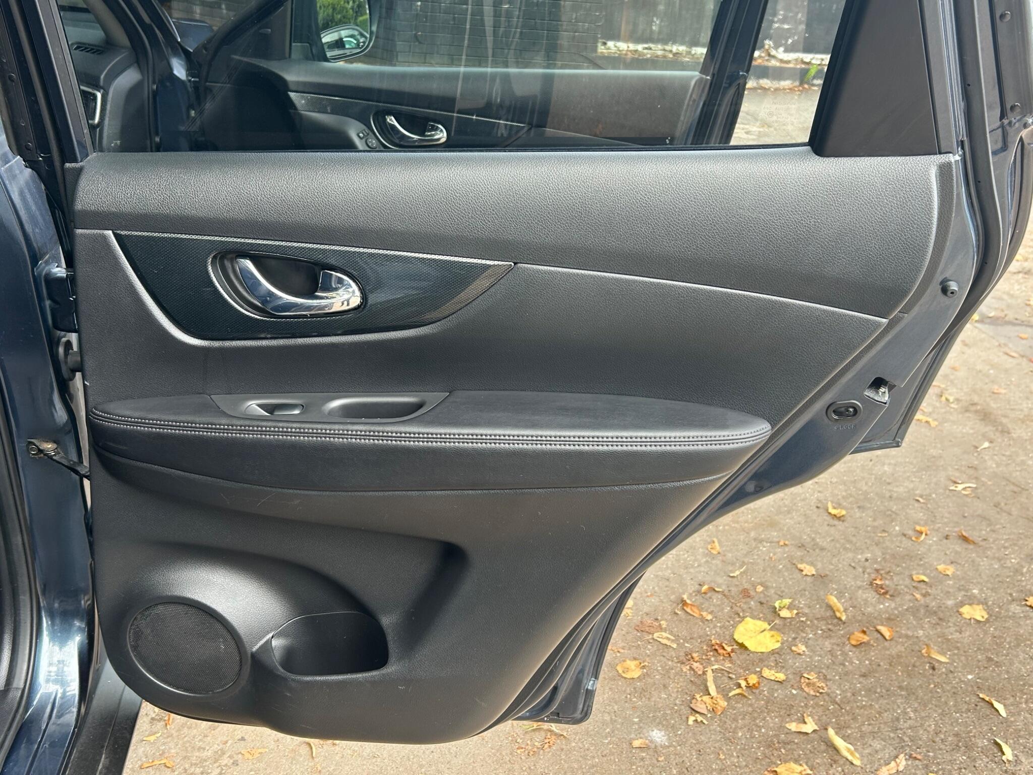 Nissan X-Trail view 45