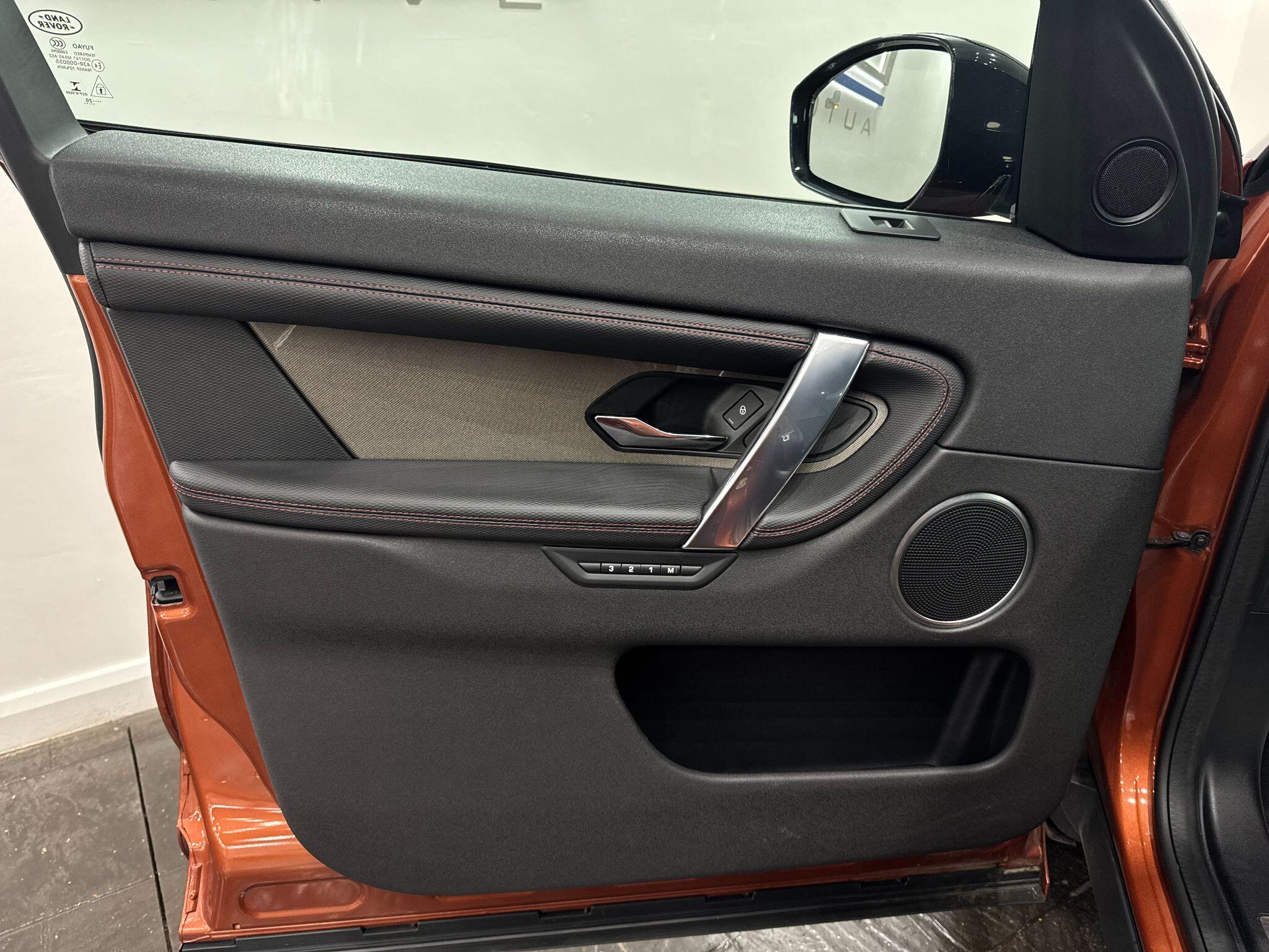 Land Rover Discovery Sport view 52