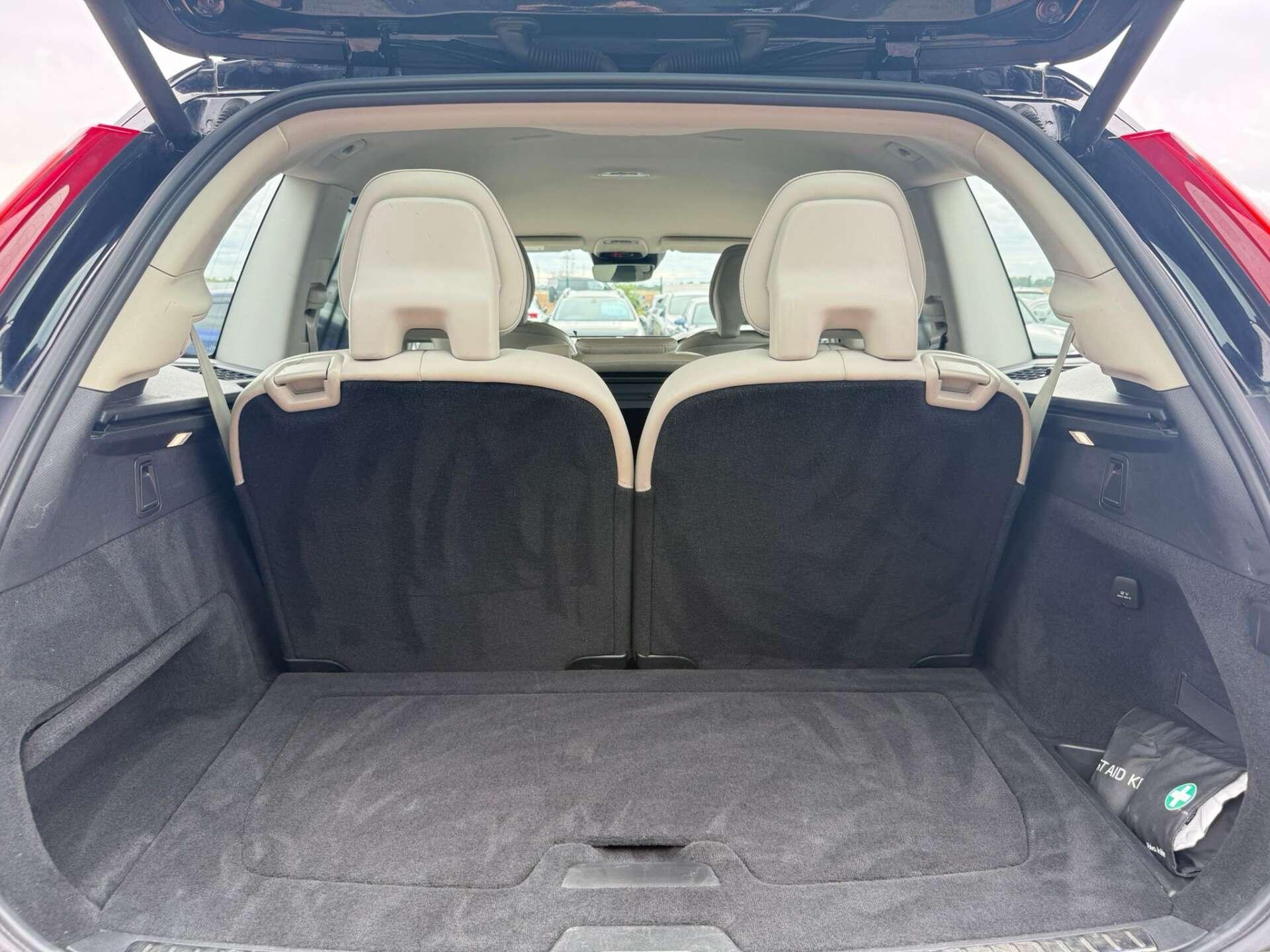 Volvo XC90 view 41
