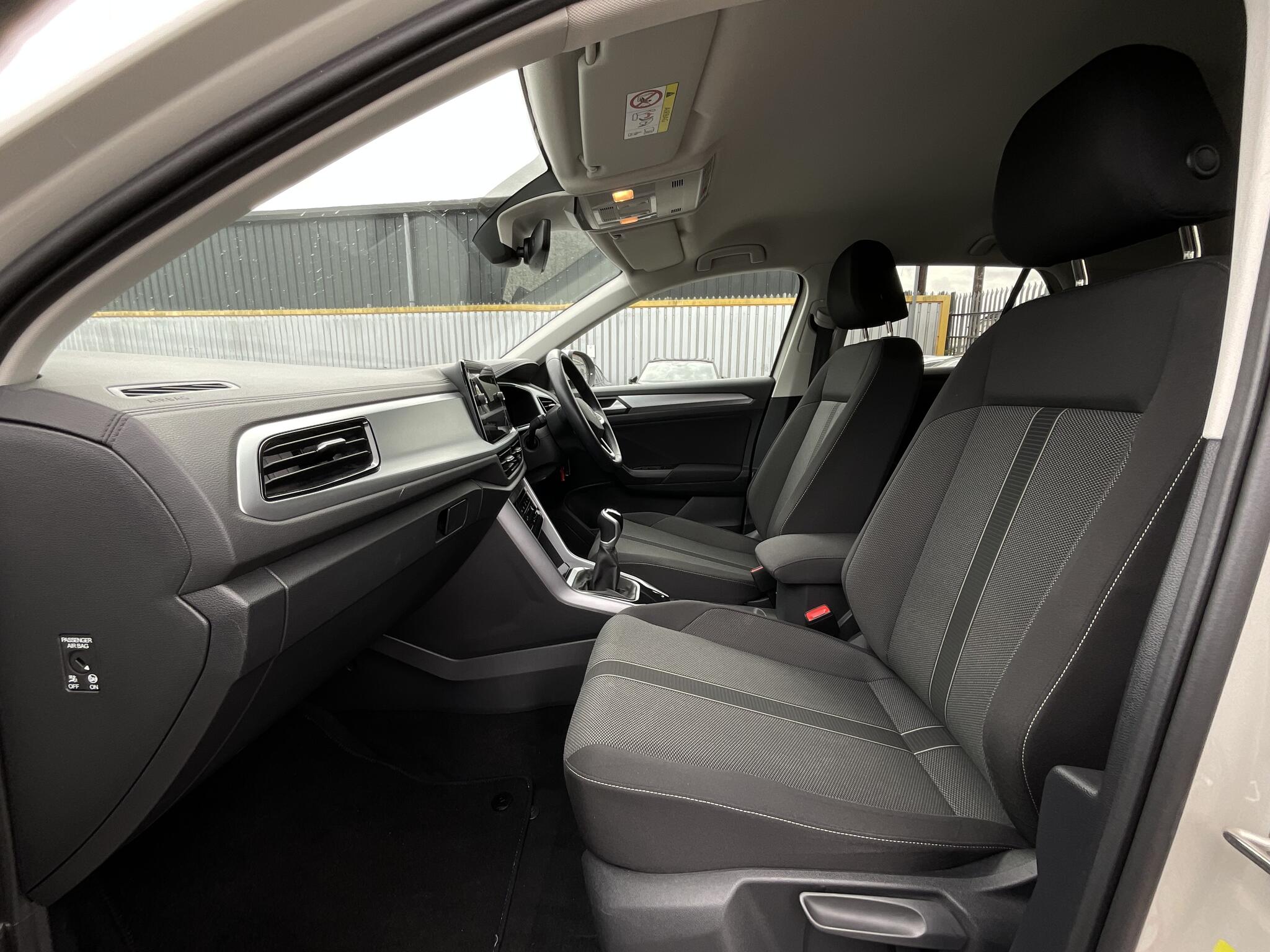 Volkswagen T-Roc view 19