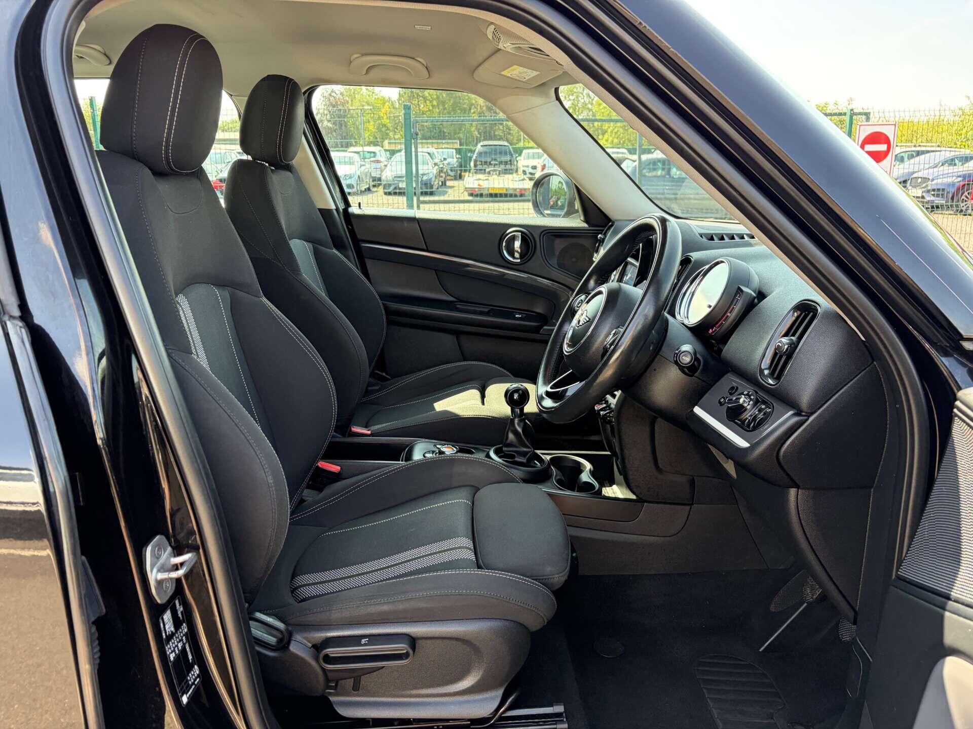 Mini Countryman view 34