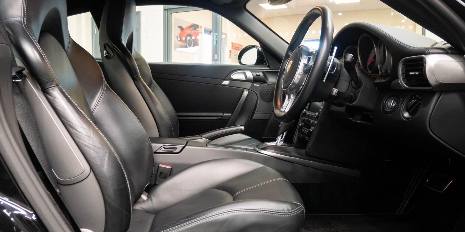 Porsche 911 view 13