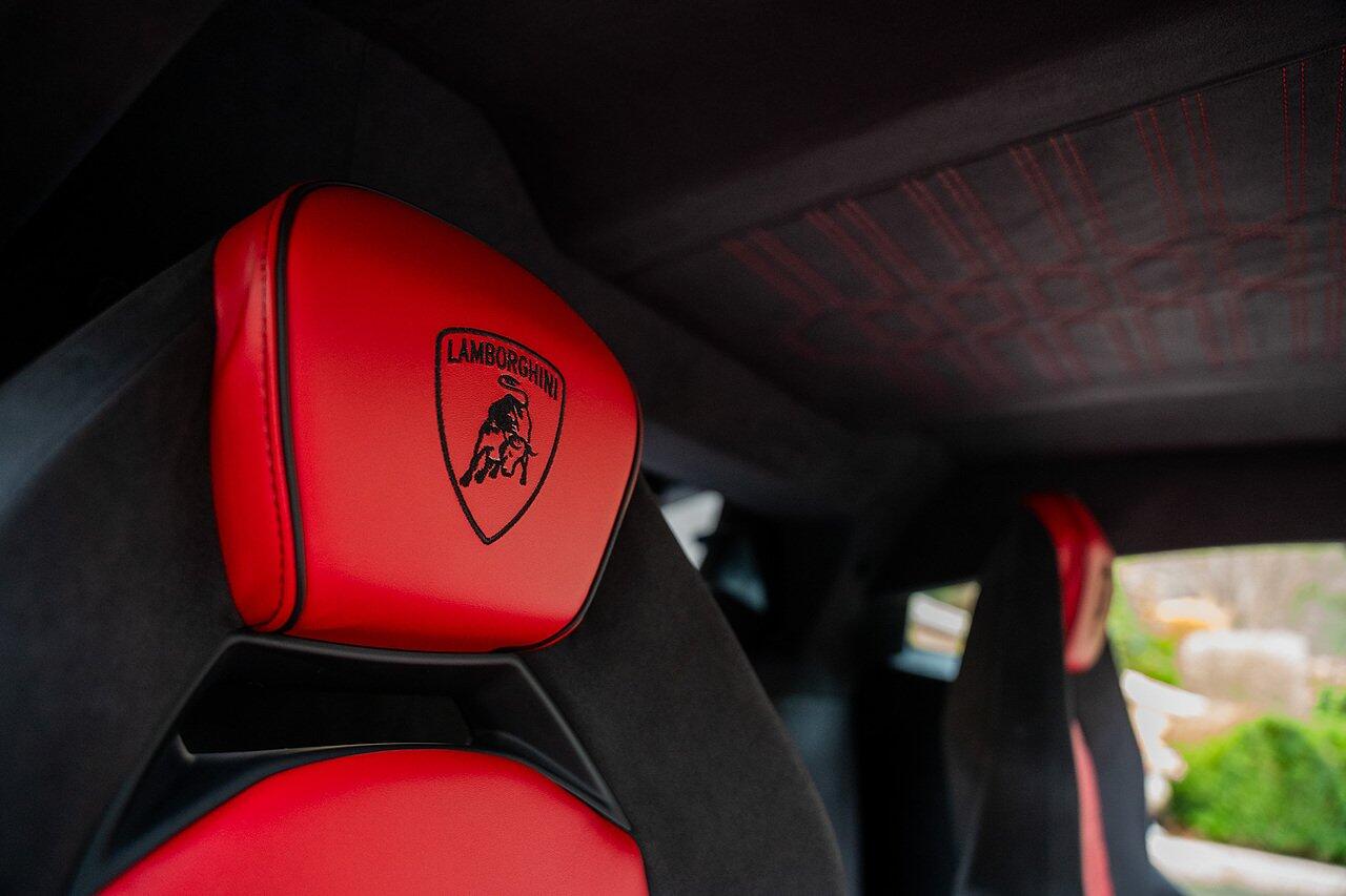 Lamborghini Revuelto view 59
