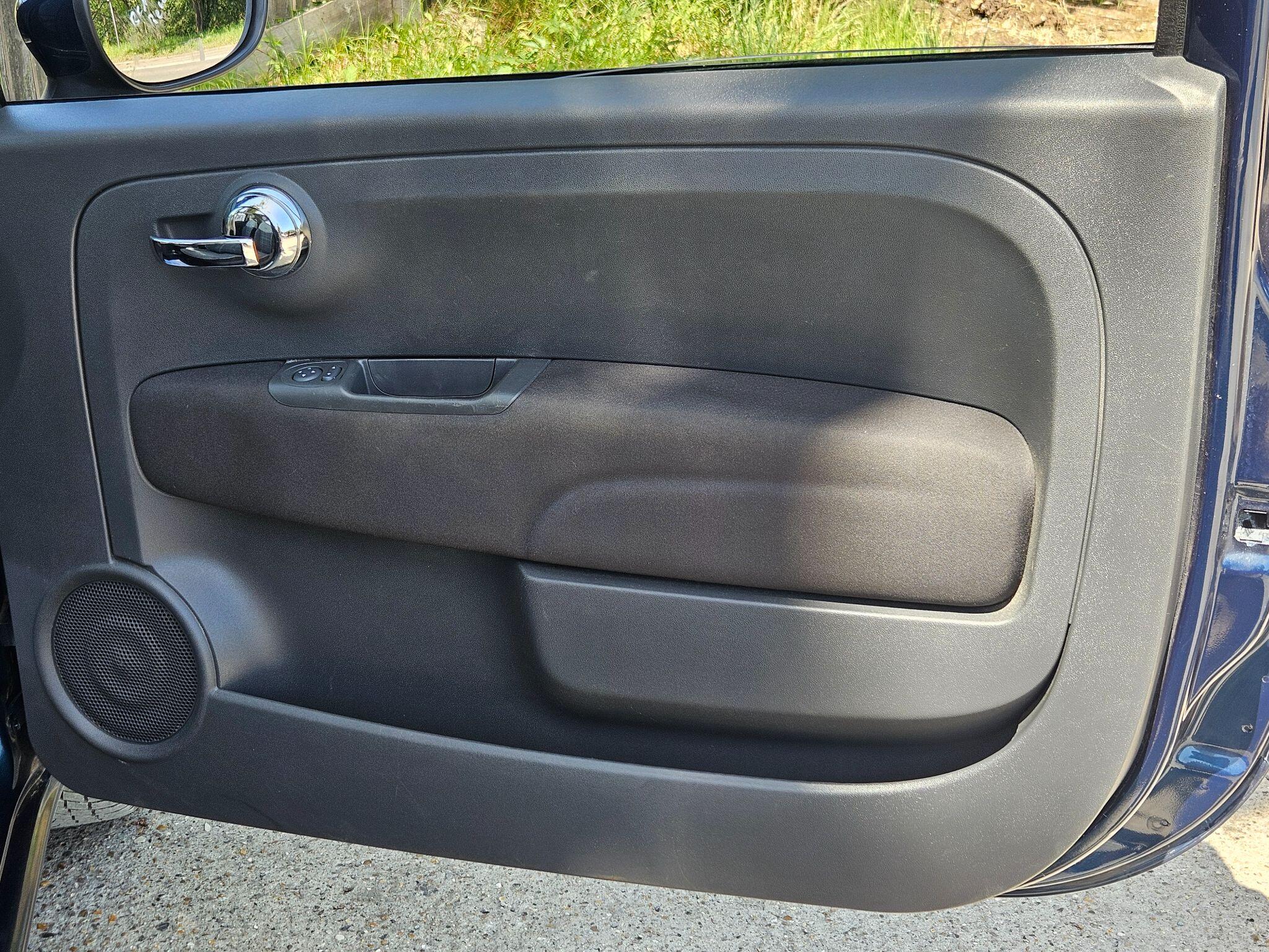 2015 Fiat 500C image 46