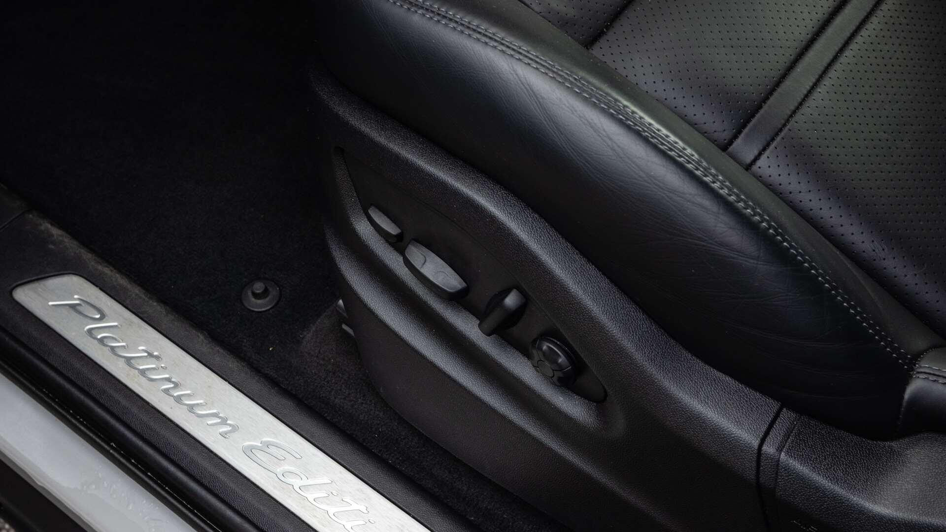 Porsche Cayenne view 33