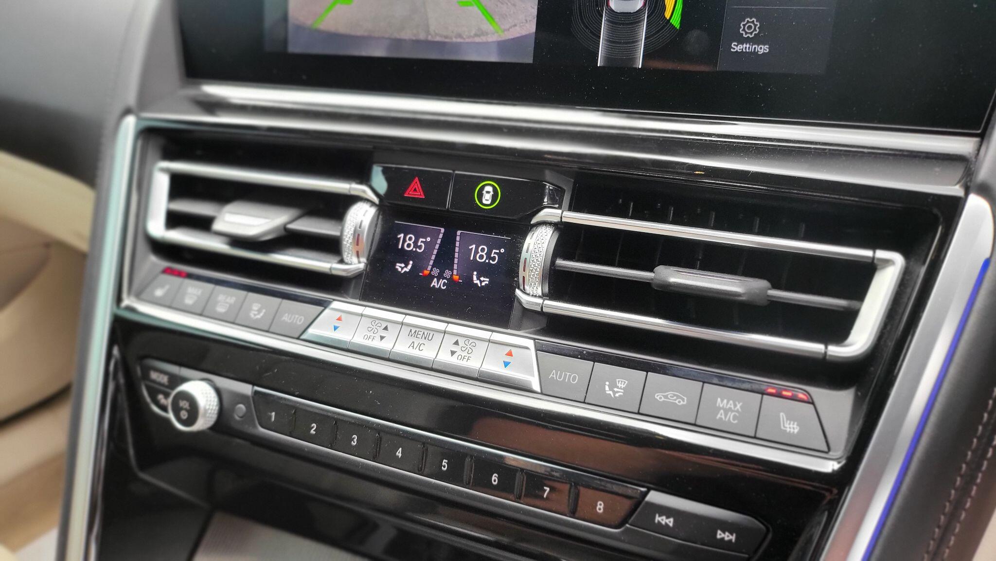 BMW 8 Series view 30