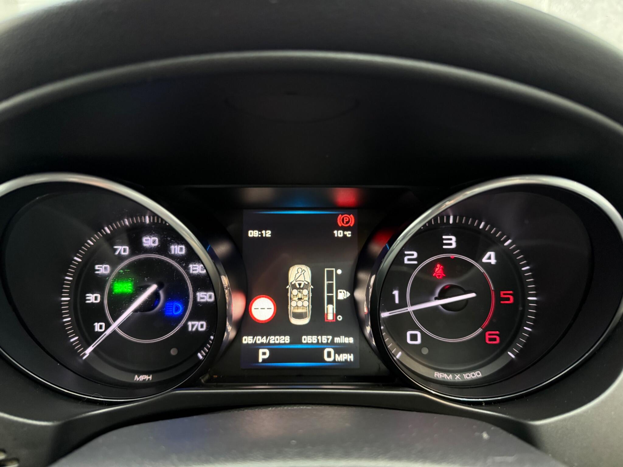 Jaguar Xe view 16
