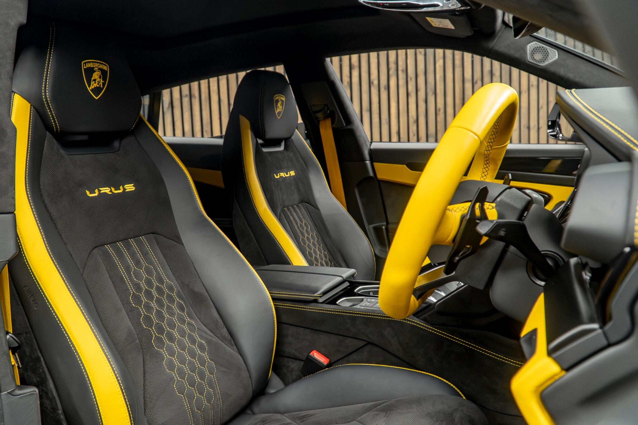 Lamborghini Urus view 2