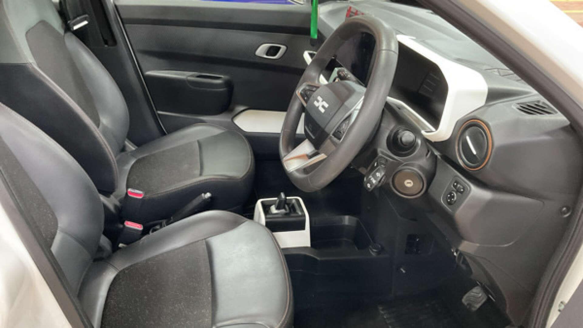 Dacia Spring view 11