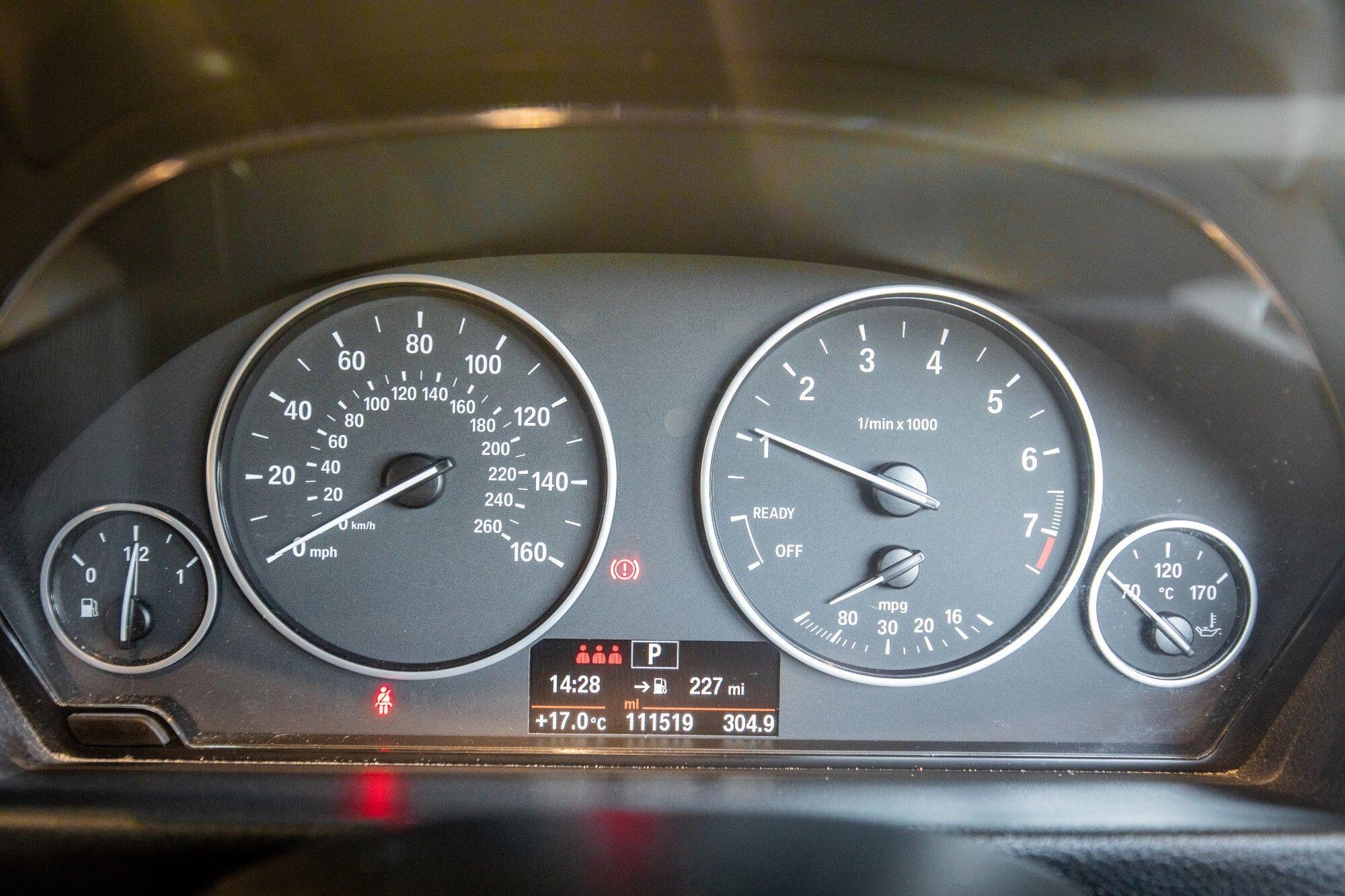 BMW 3 Series view 22