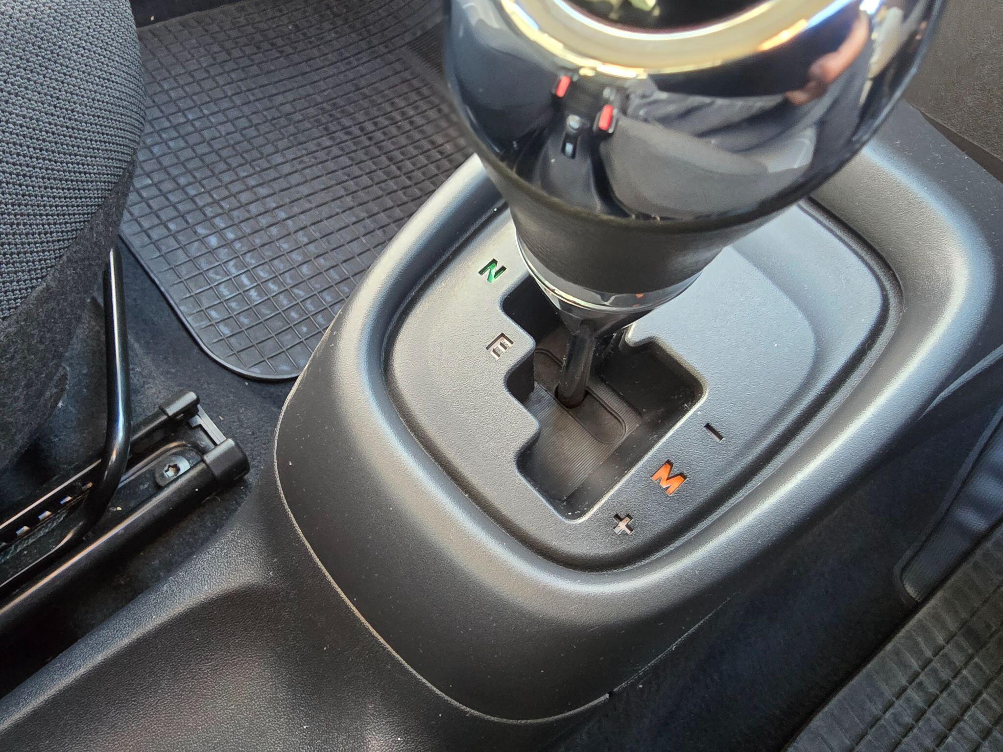Peugeot 108 view 20