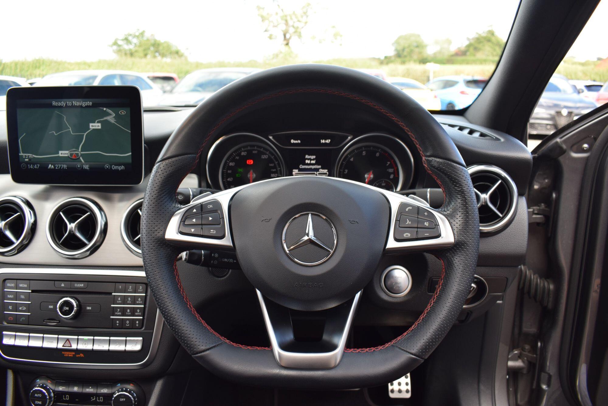 Mercedes-Benz GLA view 10