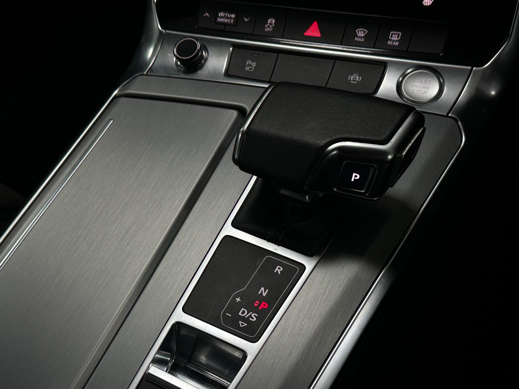 Audi A6 Avant view 22
