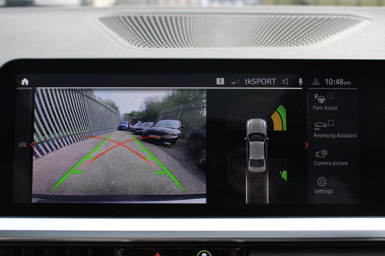 BMW 3 Series view 44