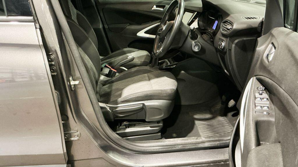 Vauxhall Crossland X view 12