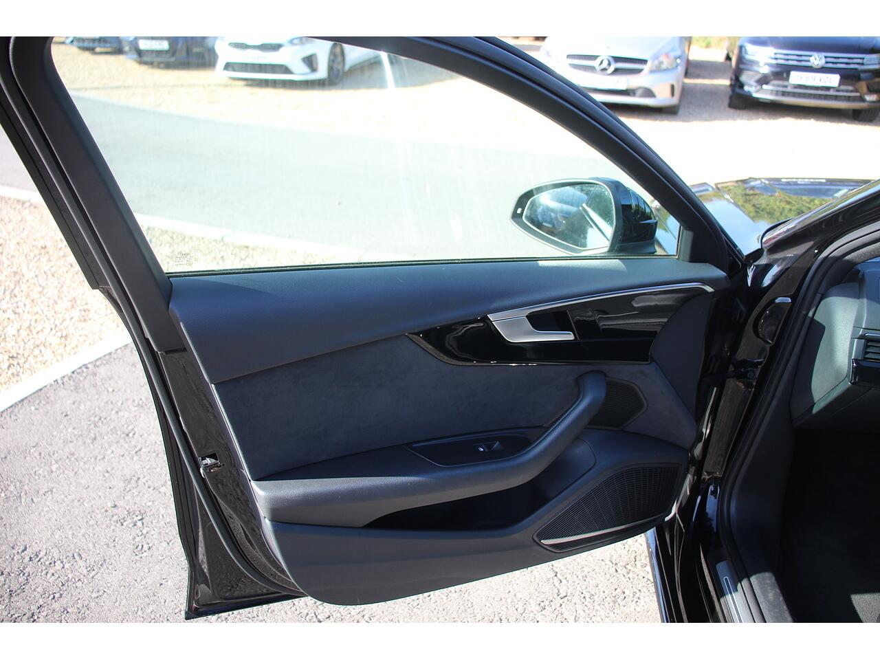 Audi A4 view 30