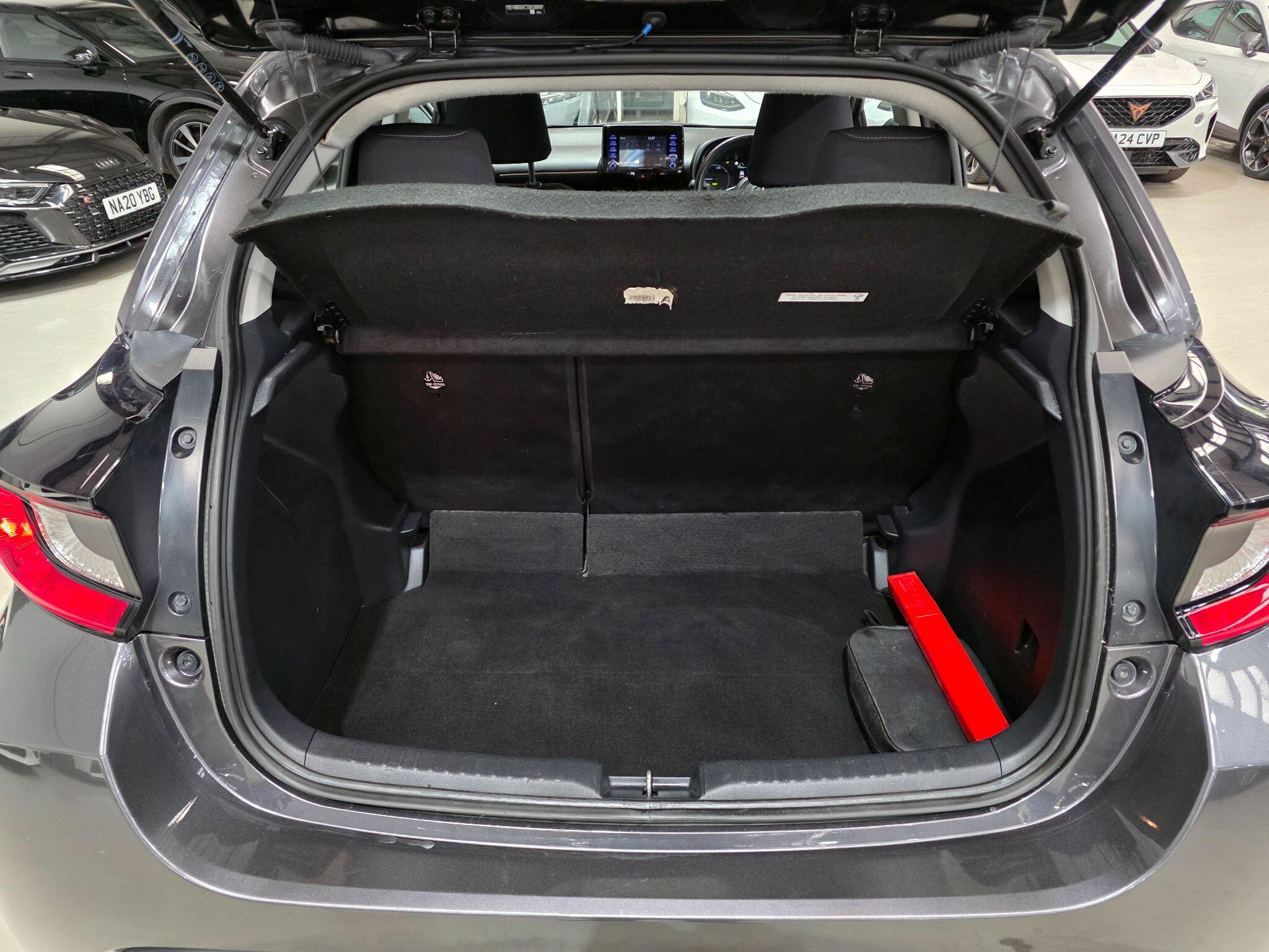 Toyota Yaris view 25