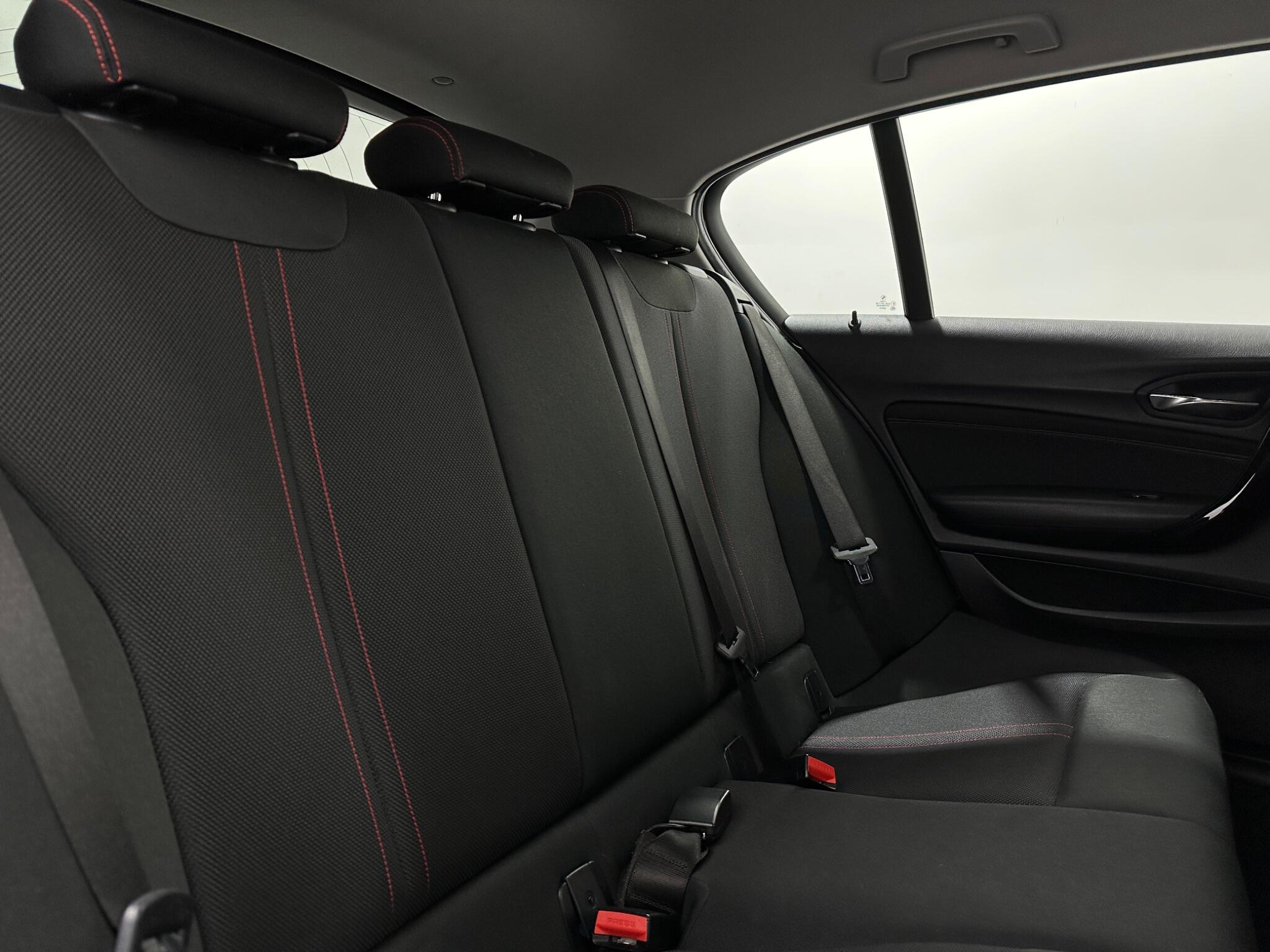BMW 1 Series view 42