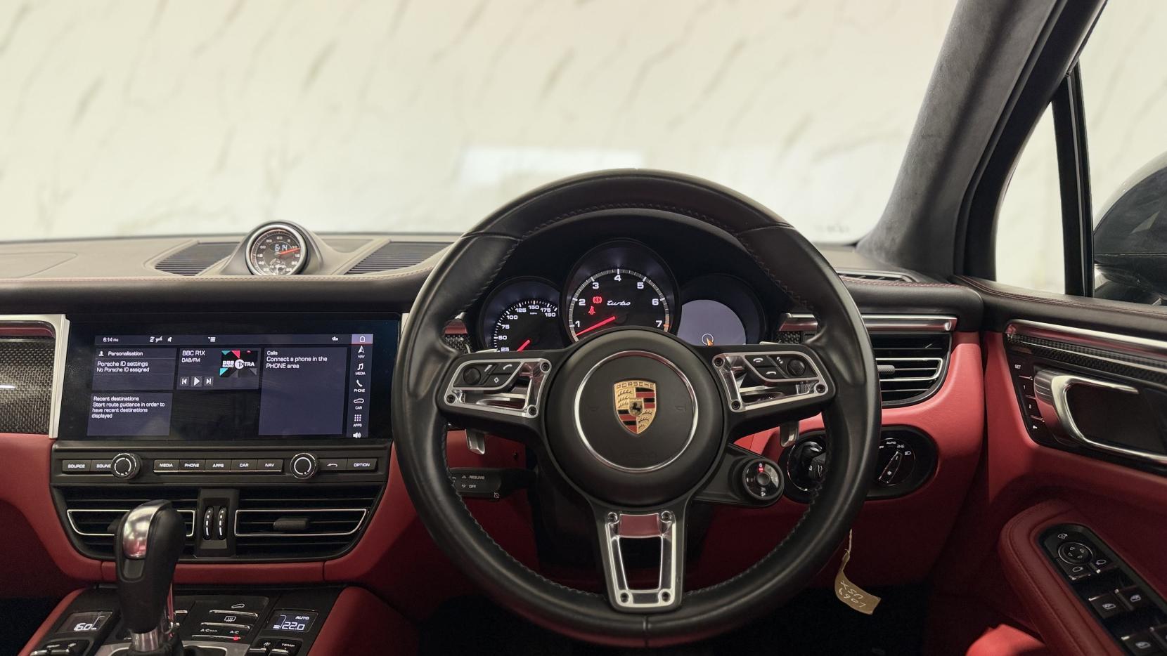 Porsche Macan view 11