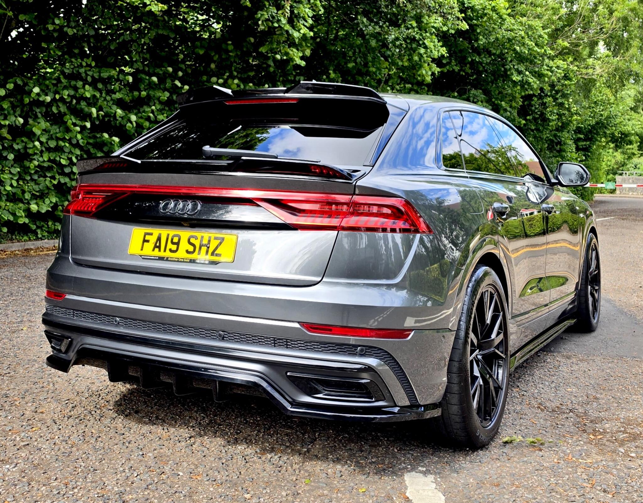 Audi Q8 view 3