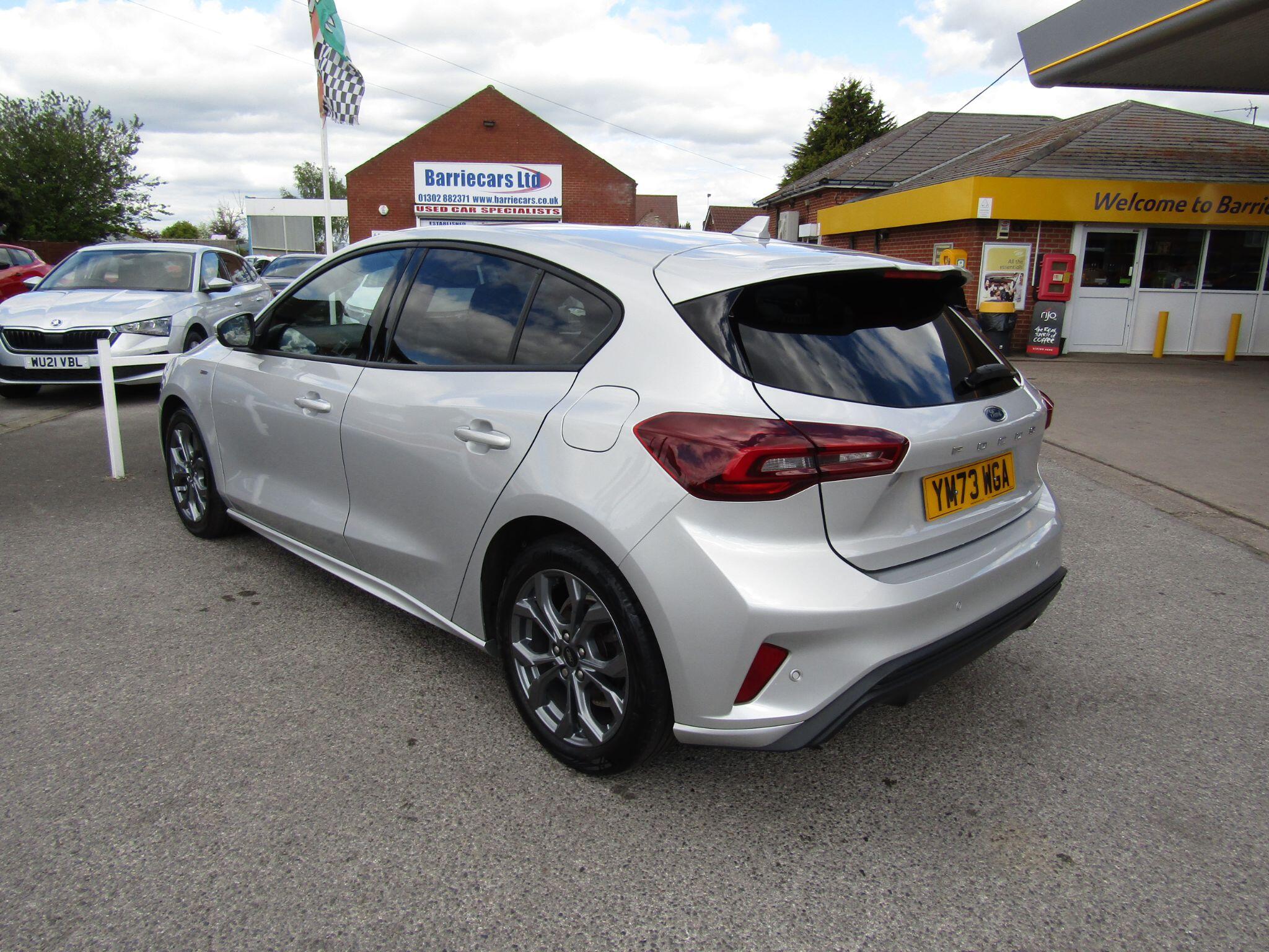 Ford Focus view 5