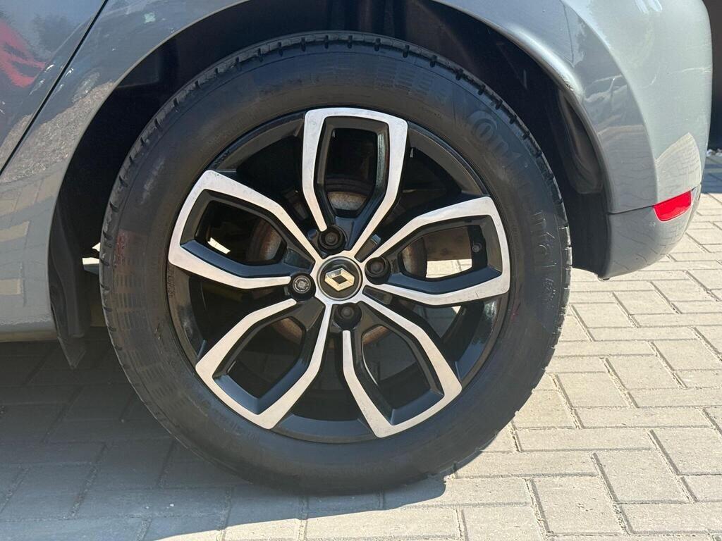 Renault Clio view 15