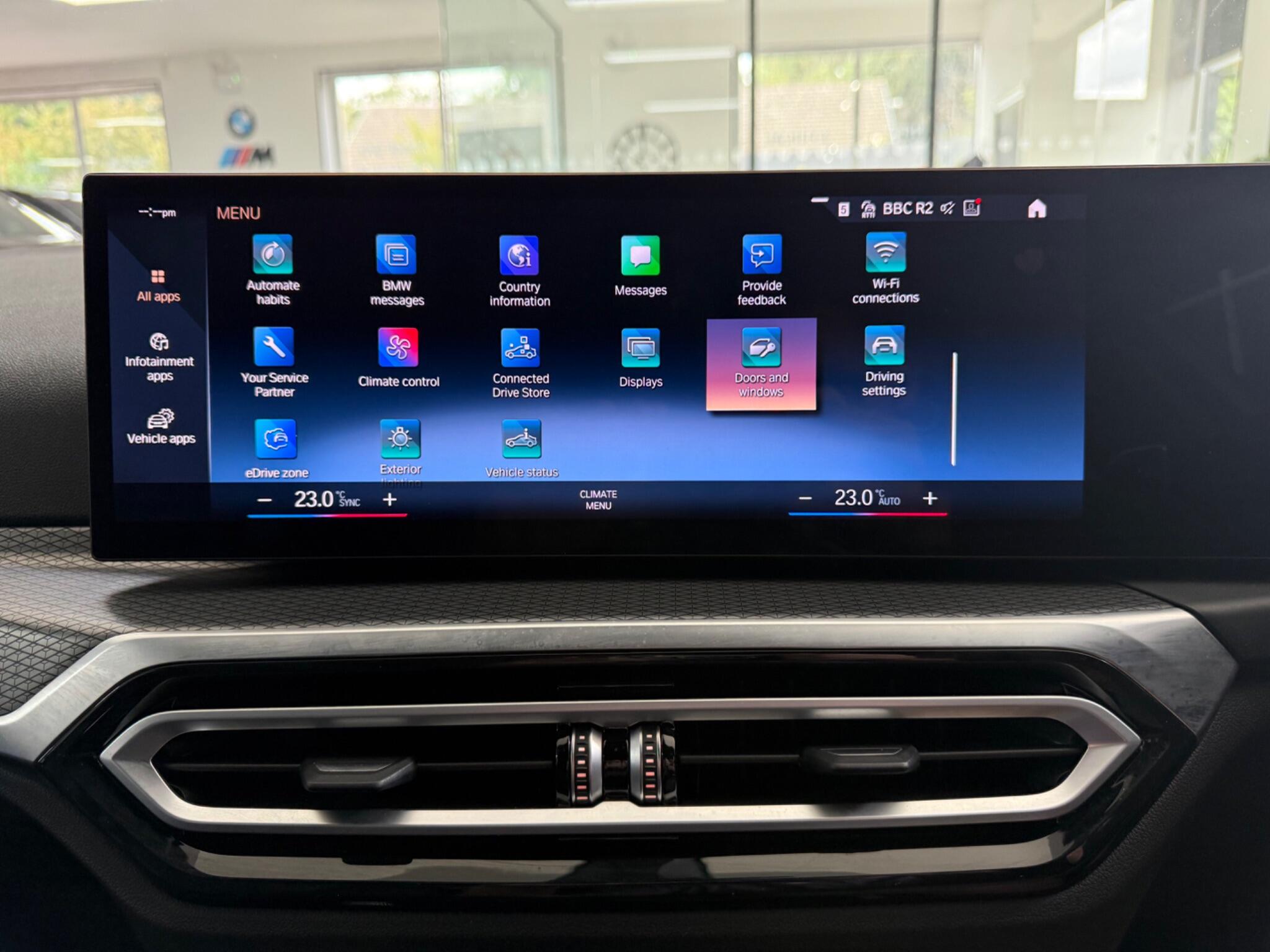 BMW 3 Series view 18