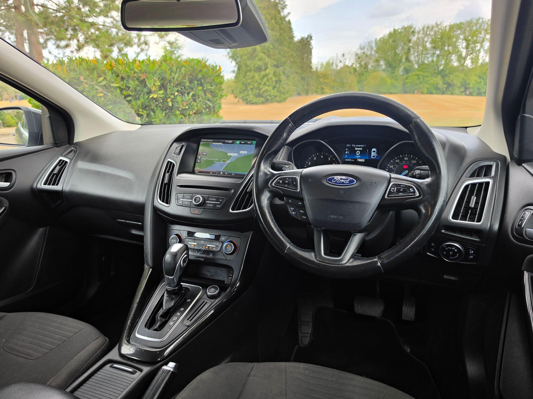 Ford Focus view 26