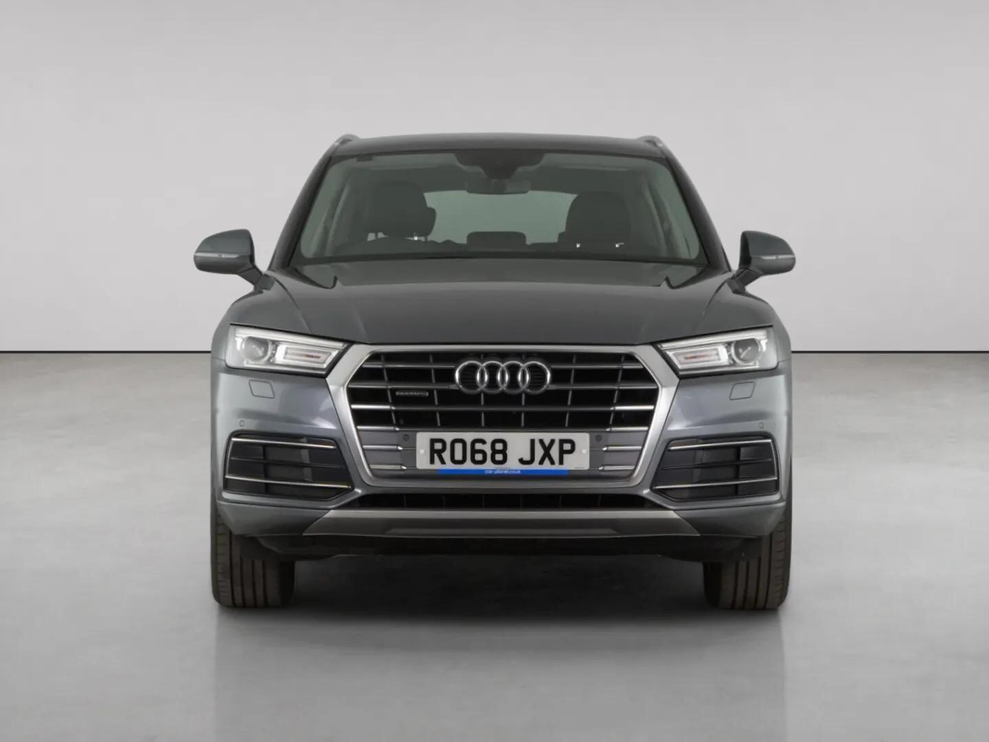 Audi Q5 view 4