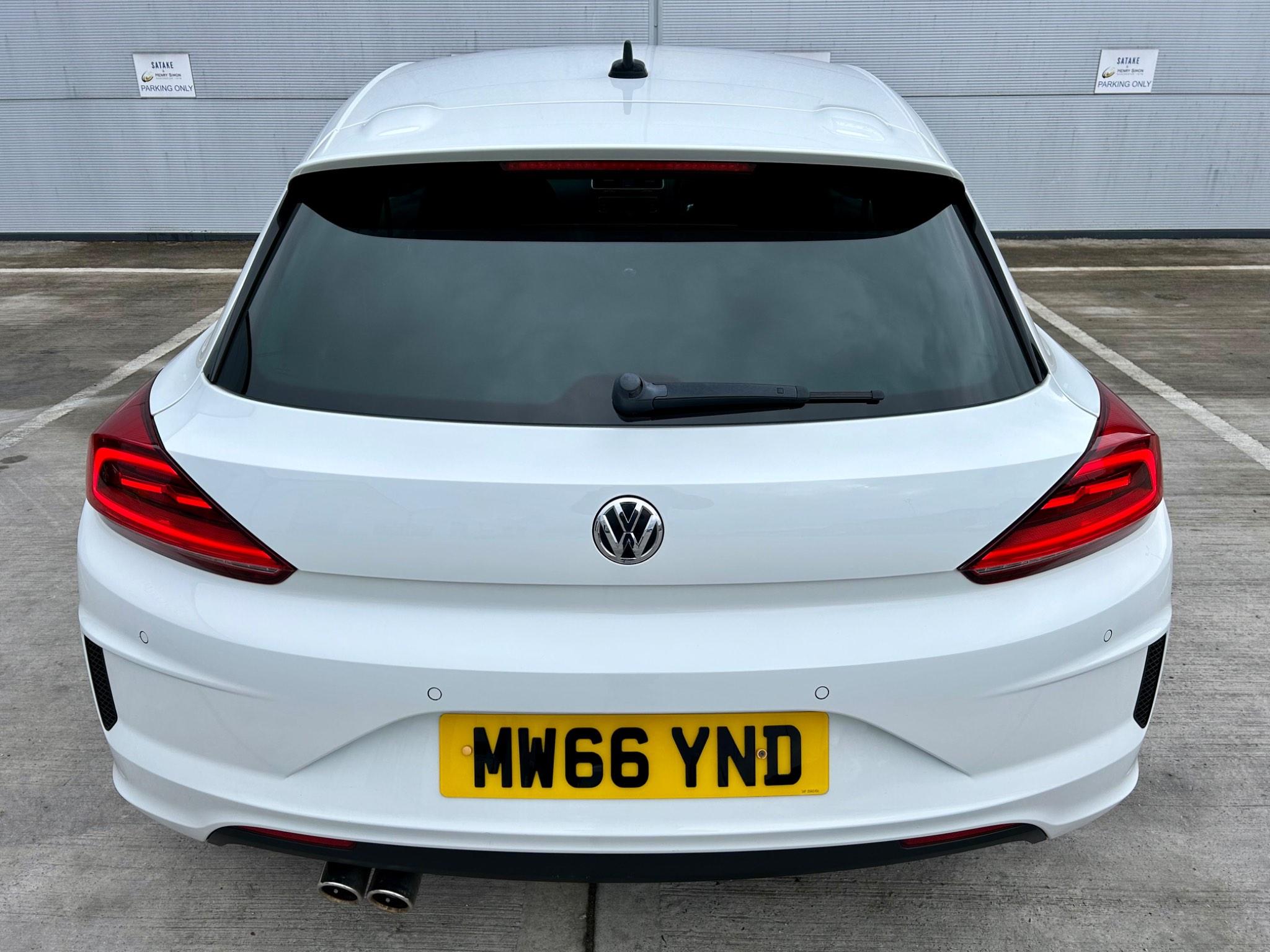 Volkswagen Scirocco view 3