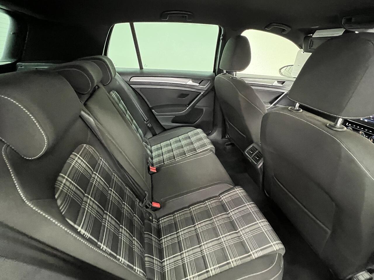 Volkswagen Golf view 16