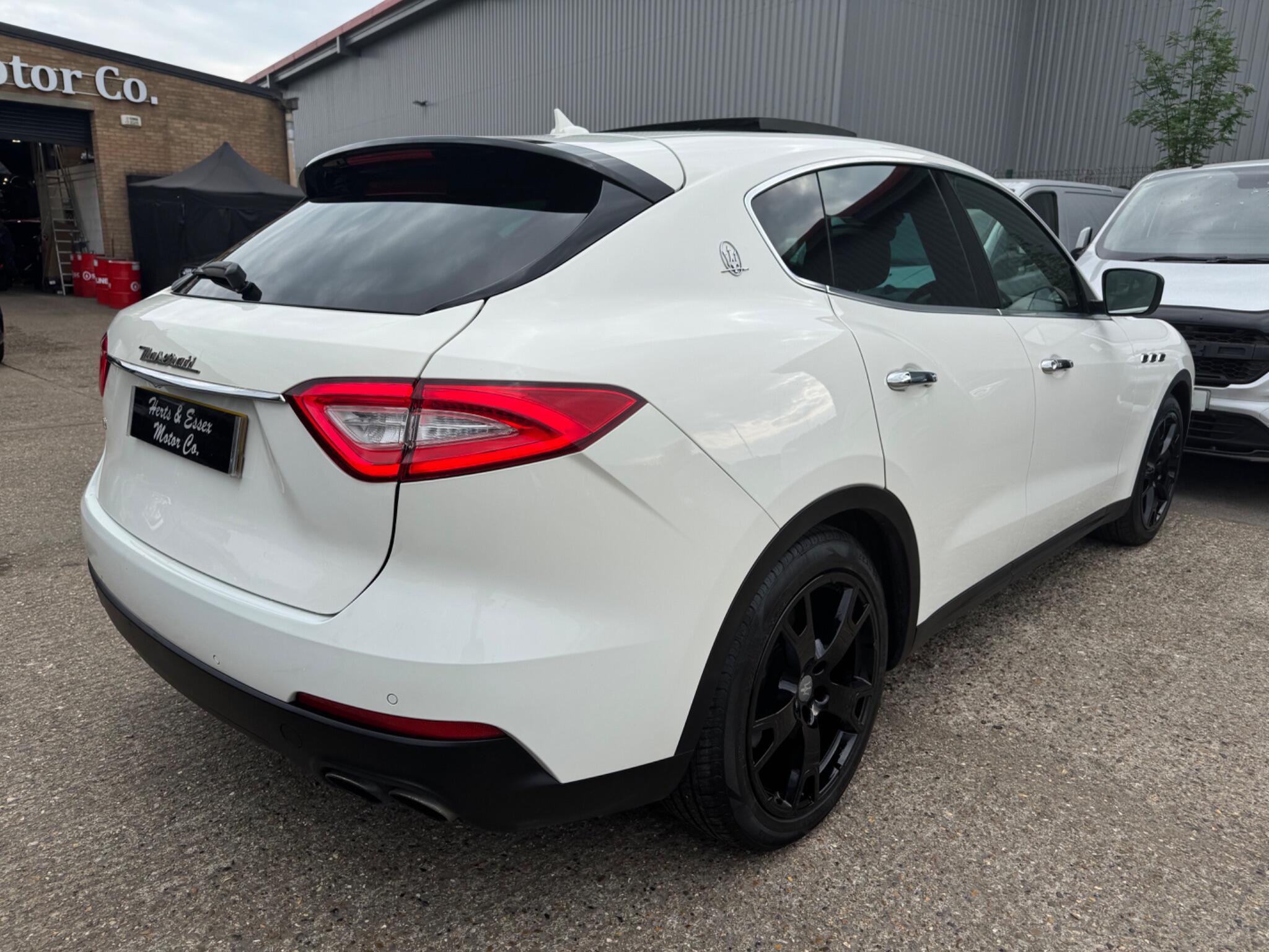 Maserati Levante view 14