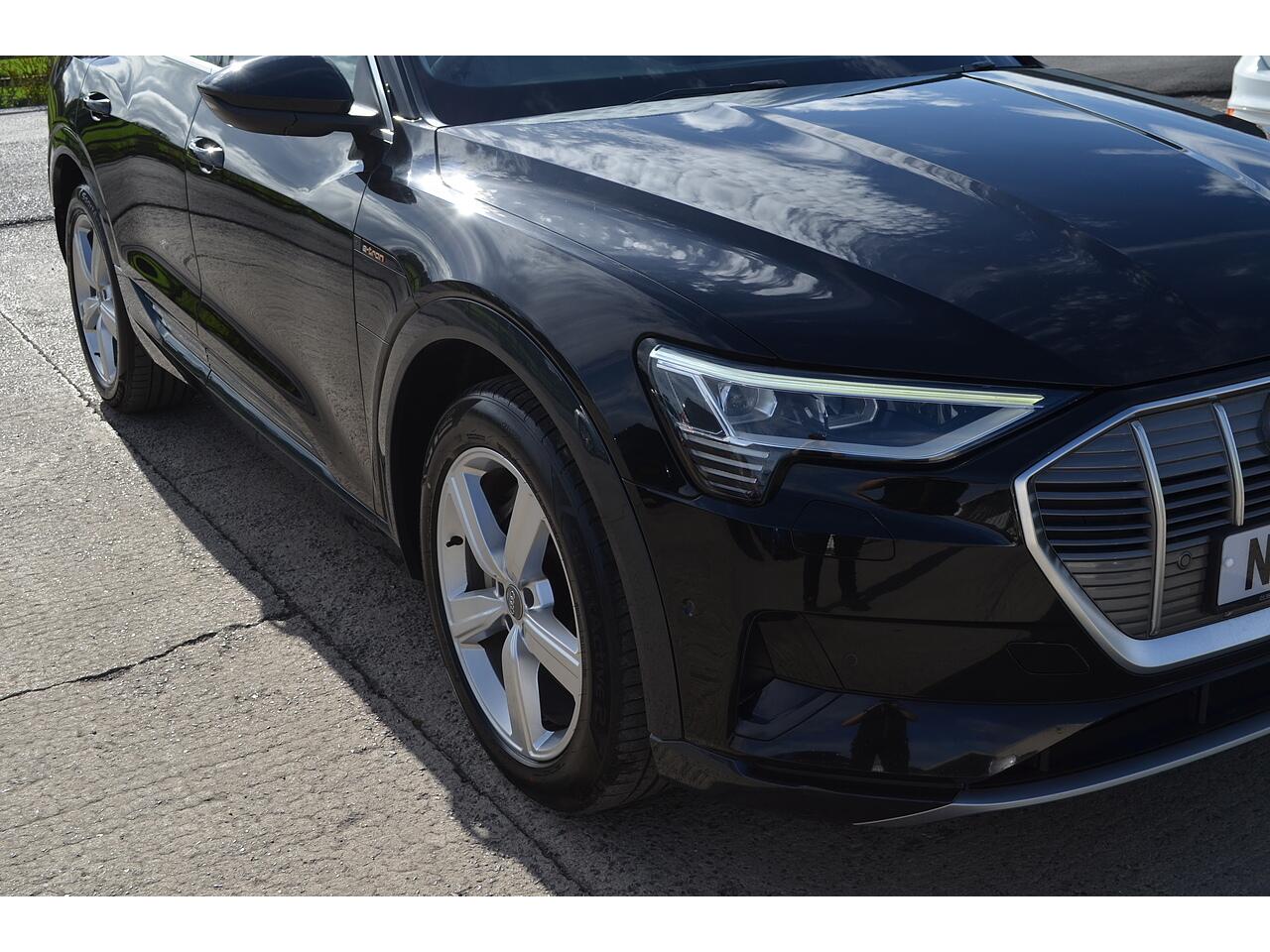 Audi E-Tron view 41