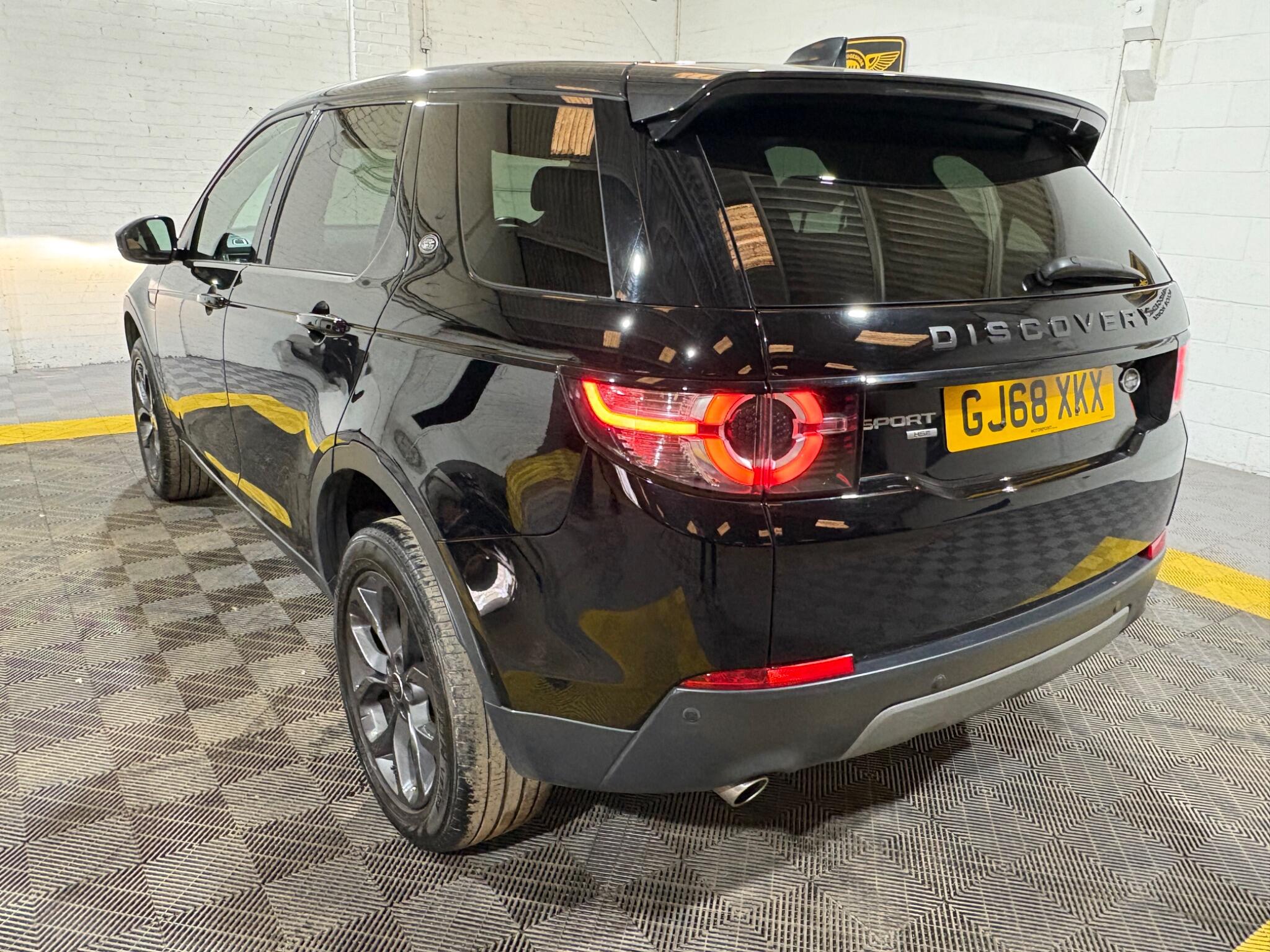Land Rover Discovery Sport view 2