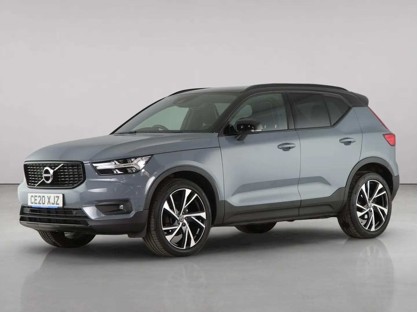 Volvo XC40 view 2