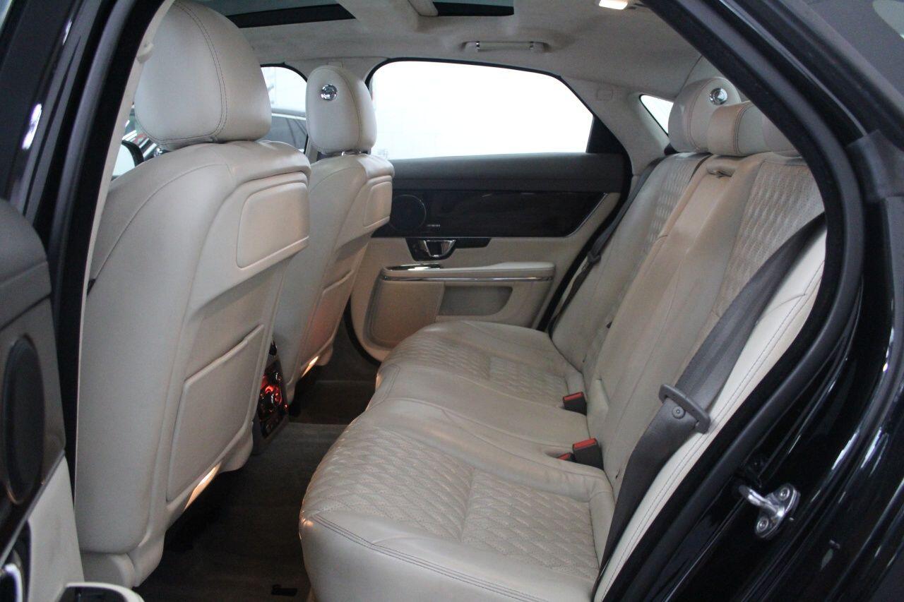 Jaguar XJ view 61